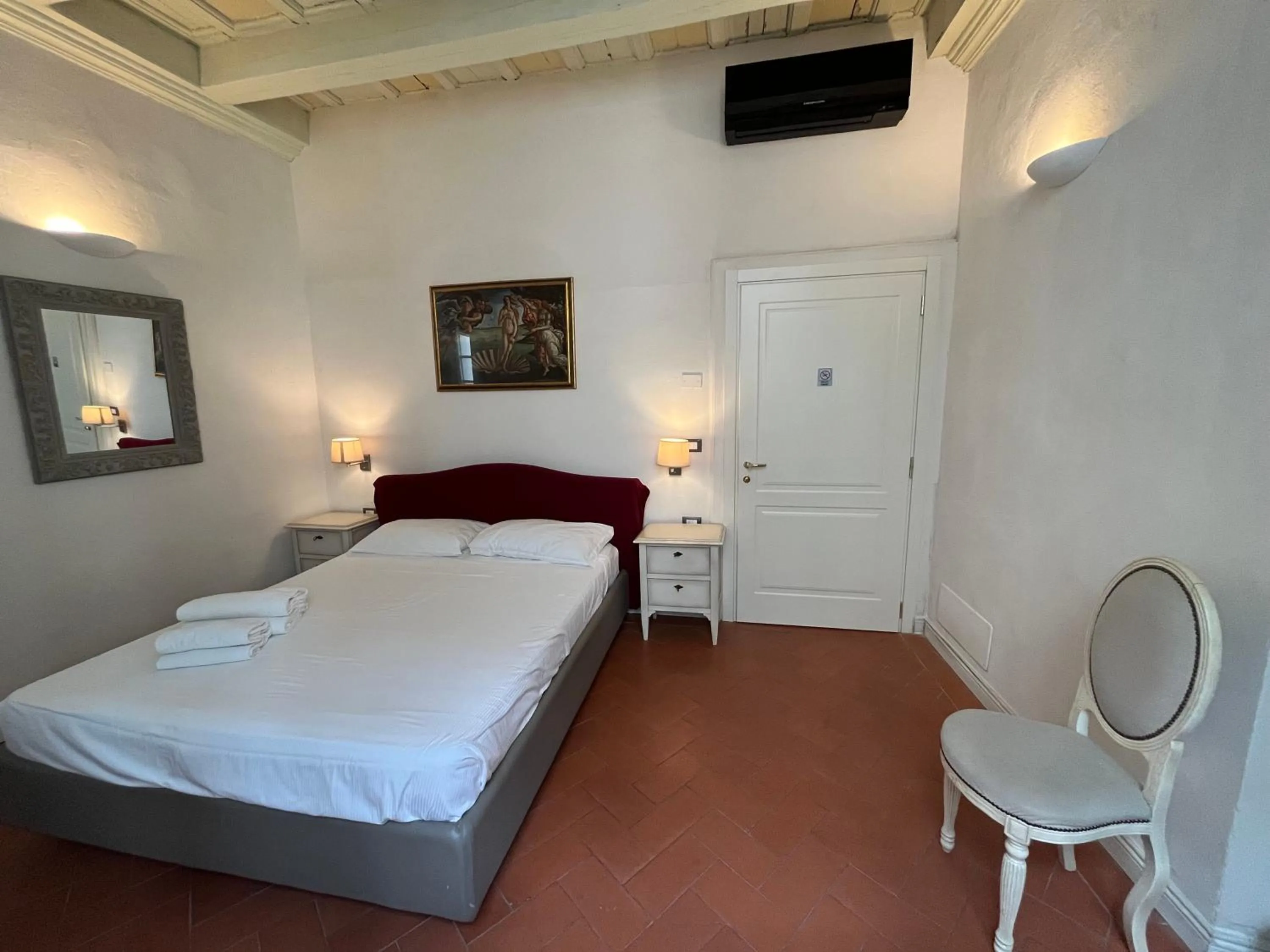 Photo of the whole room, Bed in Residenza D'Epoca Historia Luxury Boutique