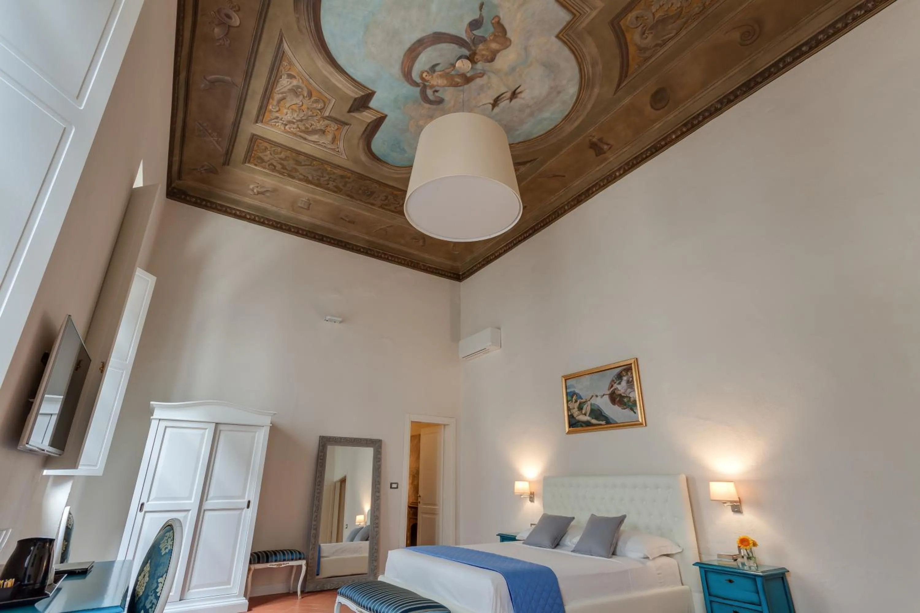 Photo of the whole room, Bed in Residenza D'Epoca Historia Luxury Boutique
