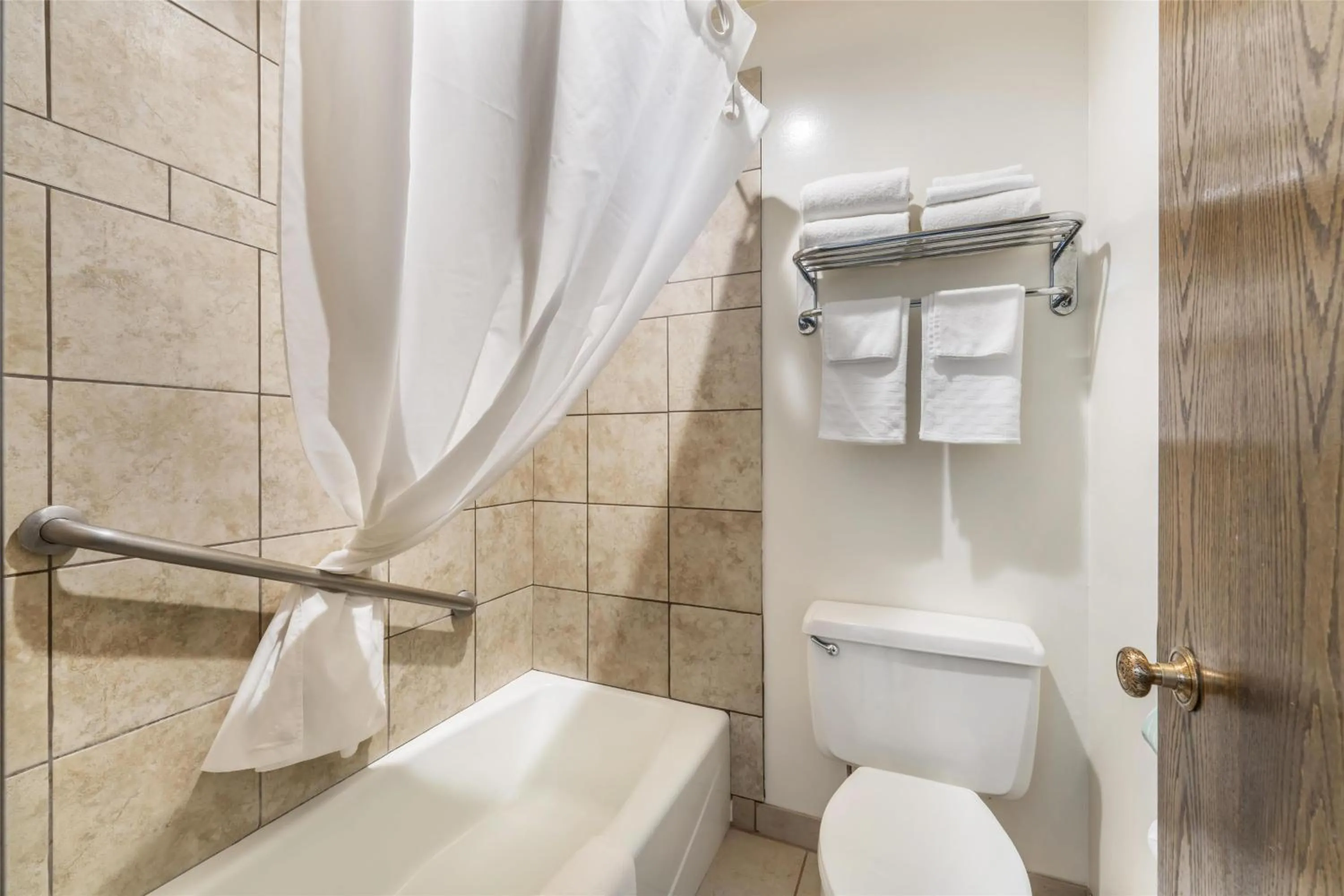 Bathroom in Best Western Angus Inn