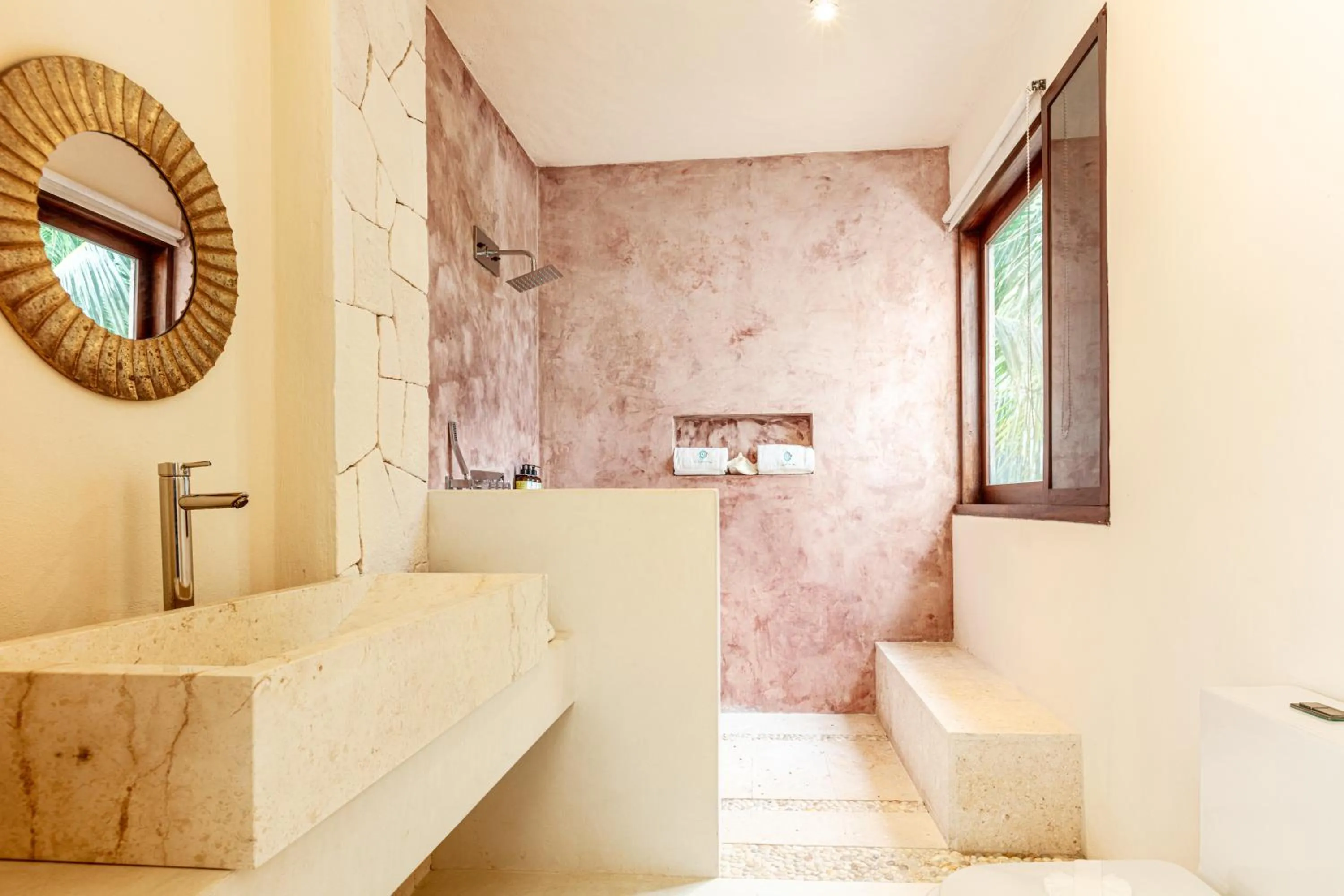 Shower in Casa Punta Coco & Beach Club