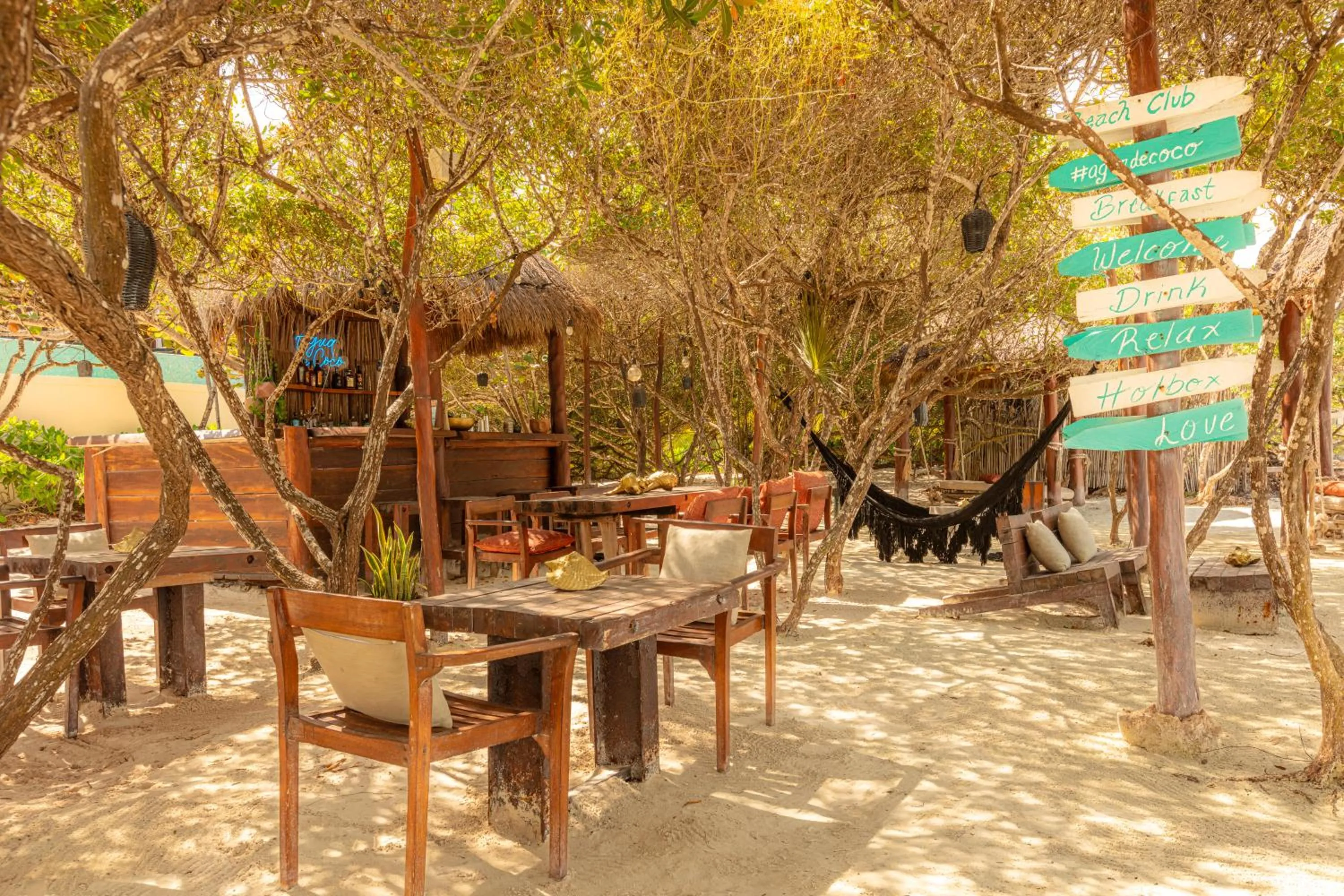 Restaurant/places to eat in Casa Punta Coco & Beach Club