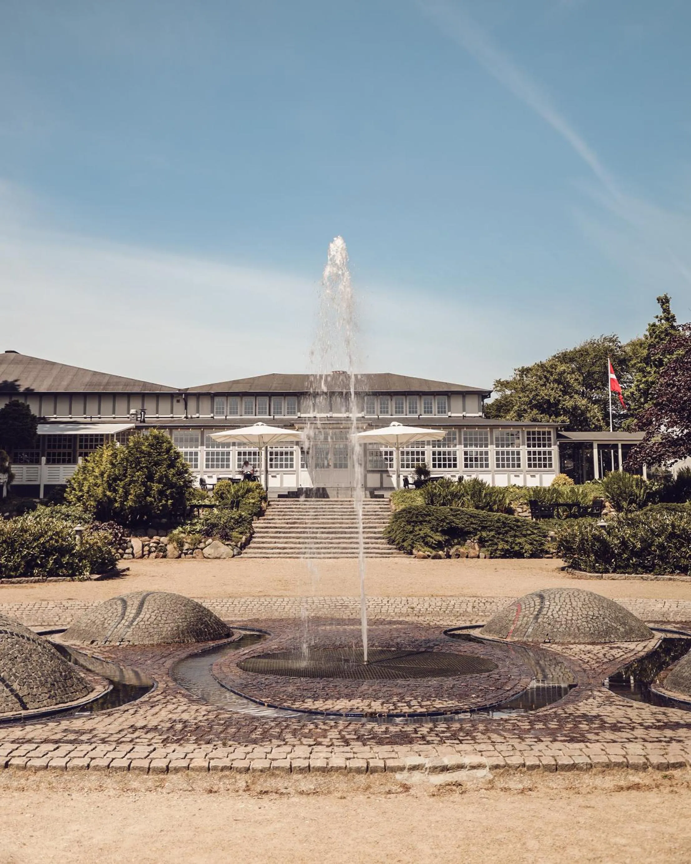 Facade/entrance in Arnbjerg Pavillonen