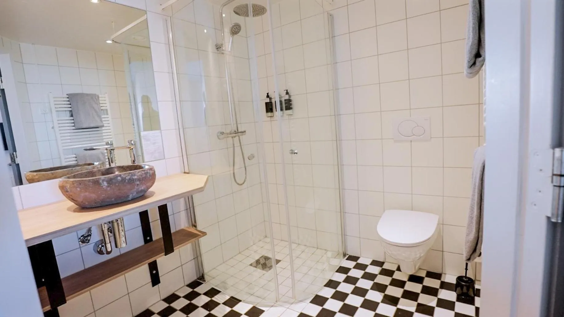 Shower in Hotel Viking Aqua Spa & Wellness