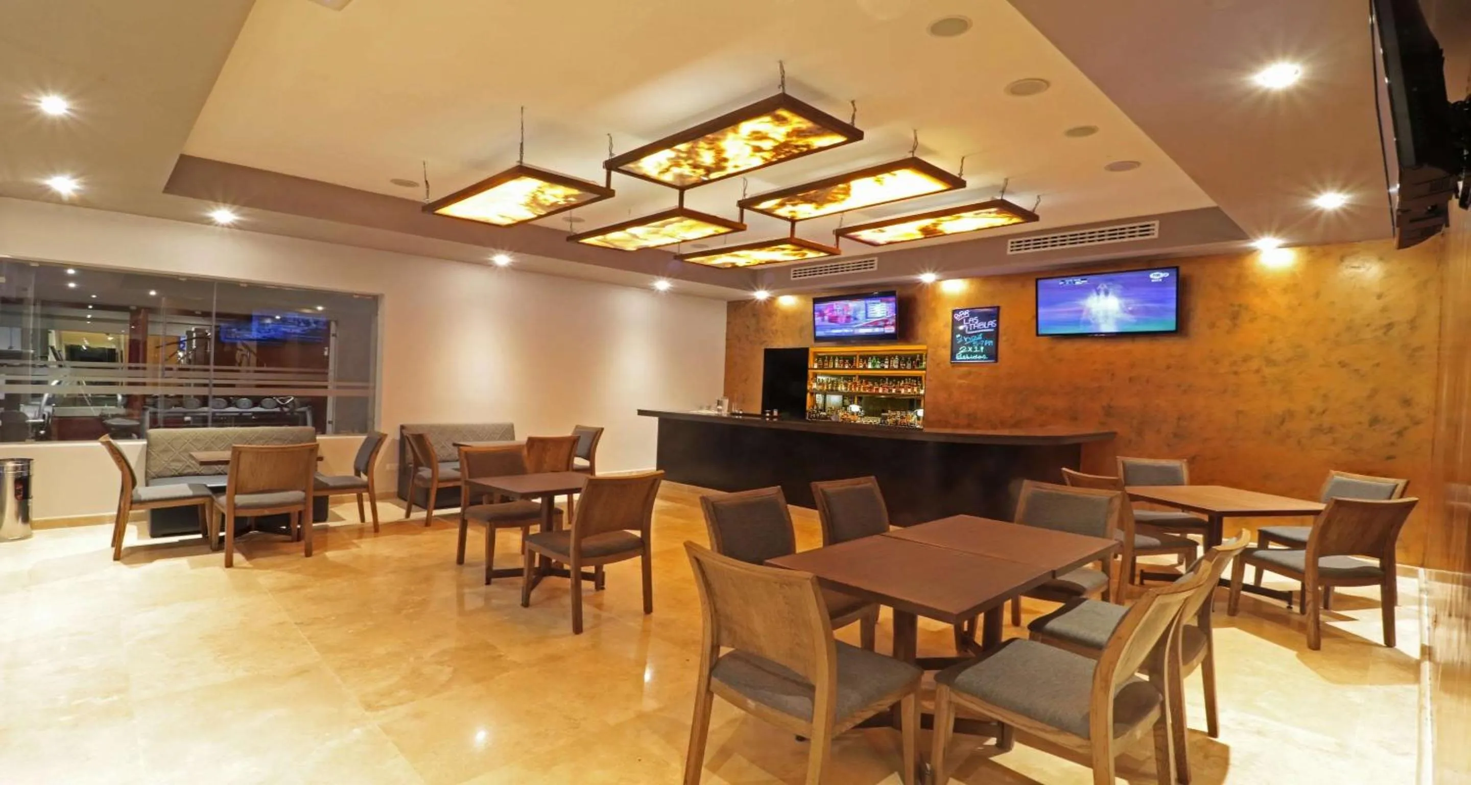 Lounge or bar in Bluu Hotel Aeropuerto Monclova-Frontera