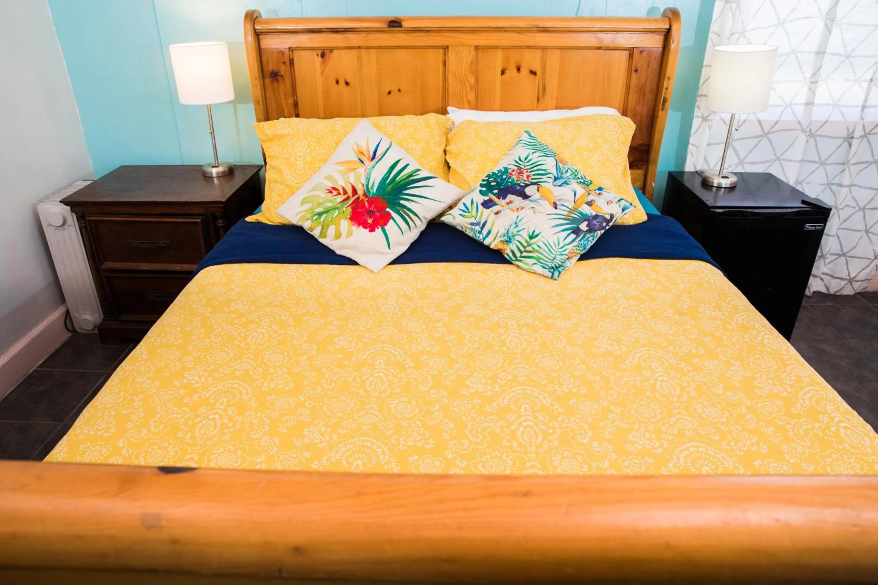 Bedroom, Bed in ITH San Diego Beach Bungalow Surf Hostel