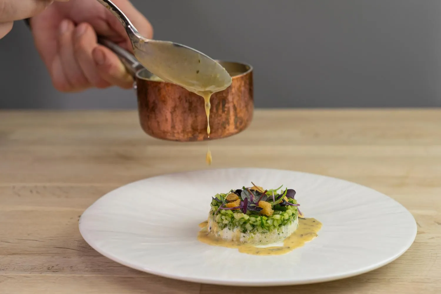 Restaurant/places to eat in Sixtus Sinatur Hotel & Konference