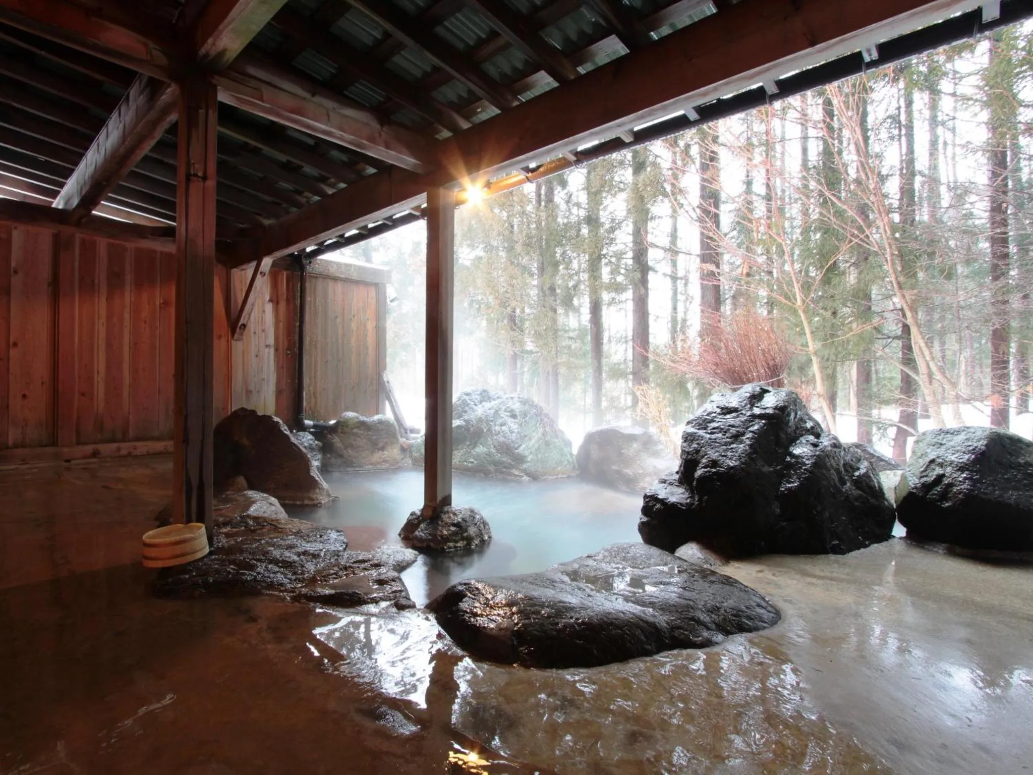 Hot Spring Bath in Yunohirakan