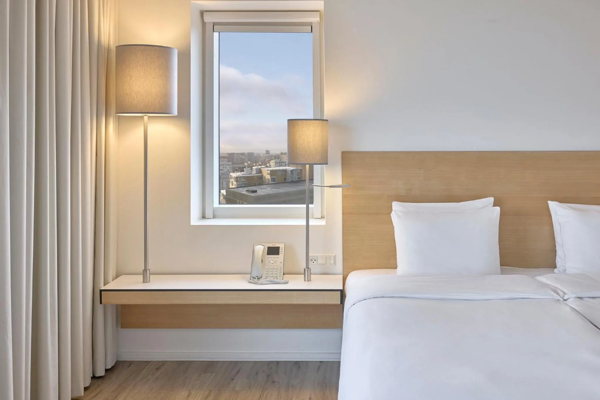 Photo of the whole room, Bed in Crowne Plaza Copenhagen Towers by IHG