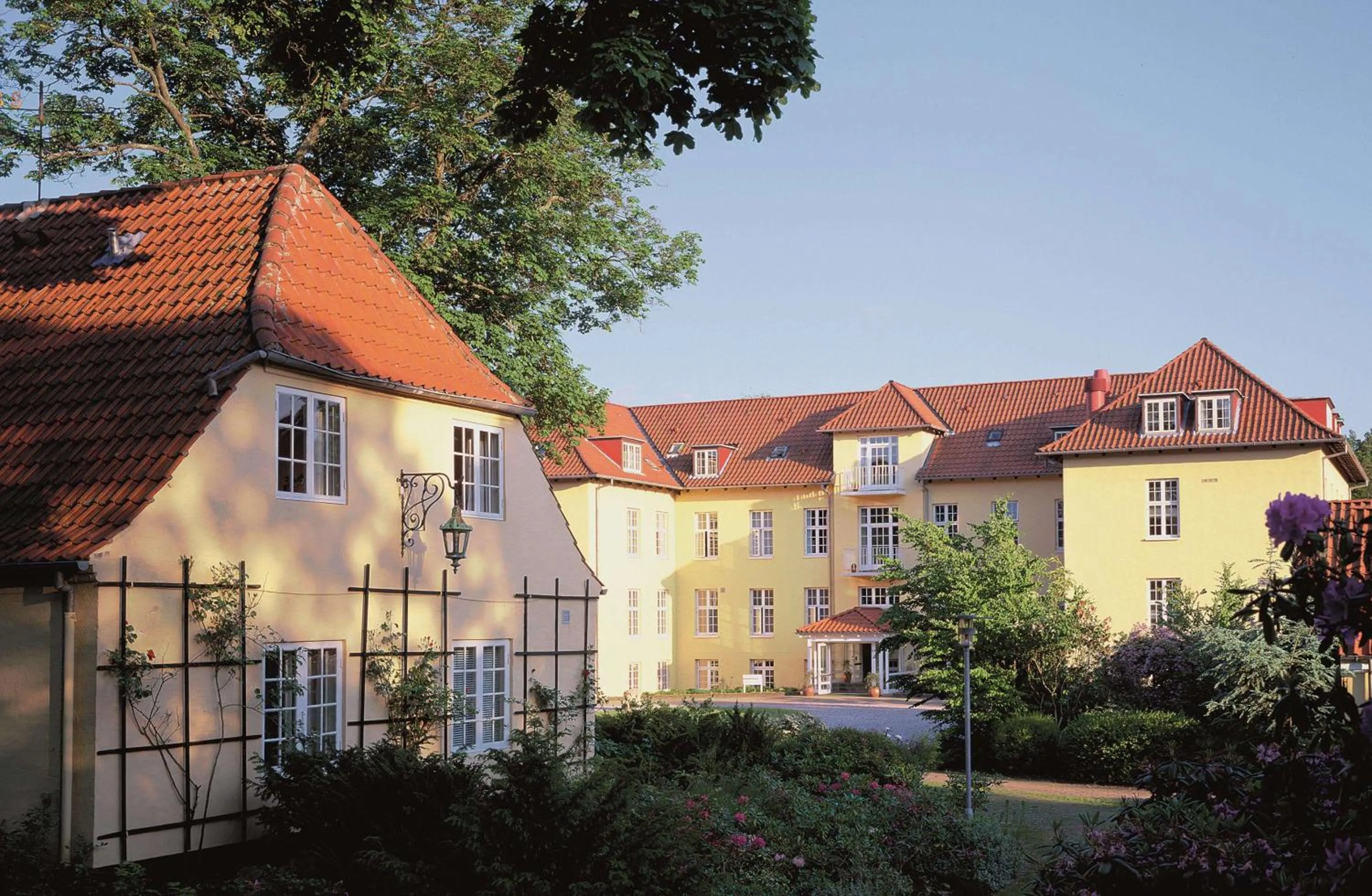 Property building in Gl Skovridergaard