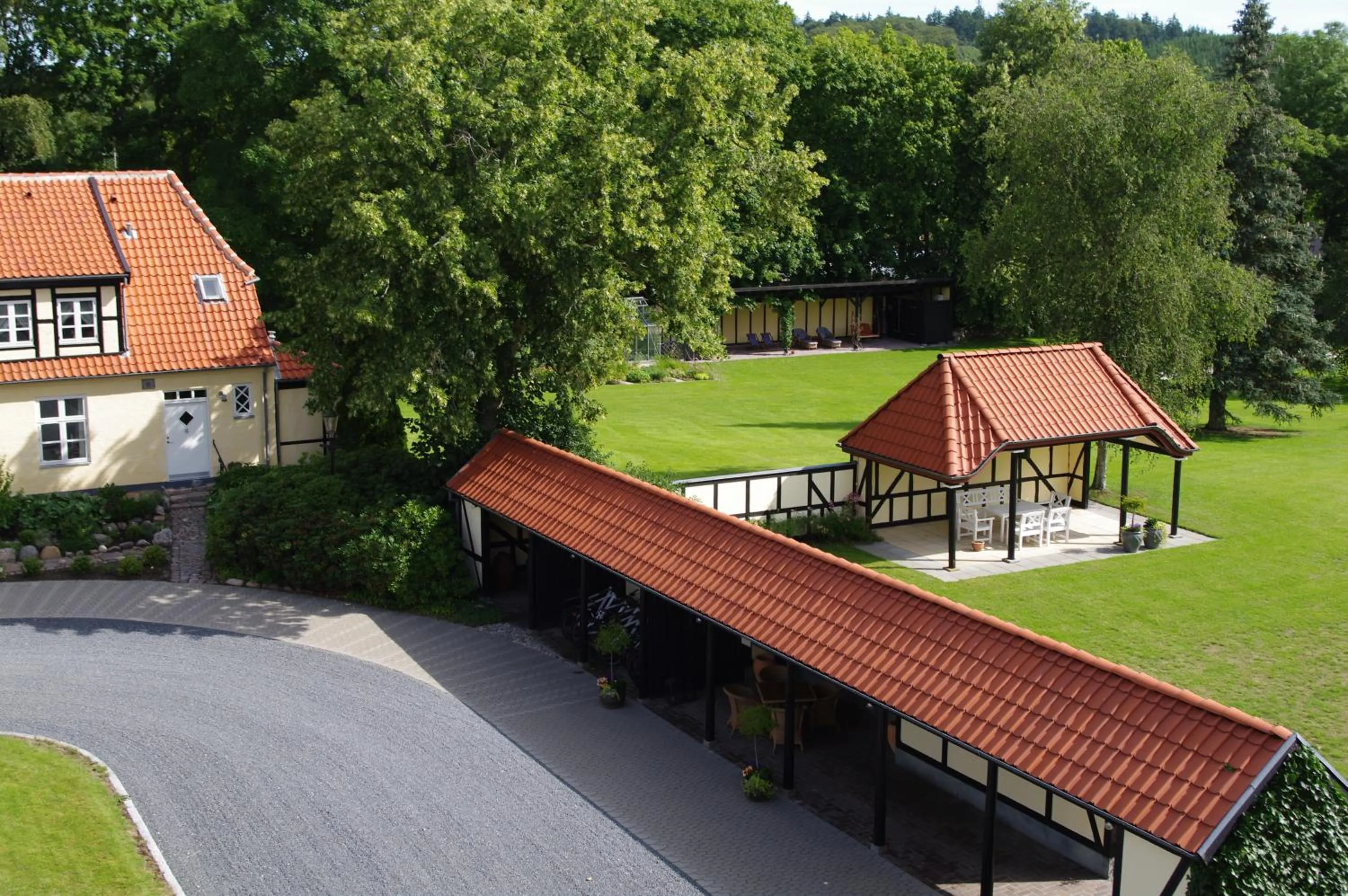 Facade/entrance in Gl Skovridergaard