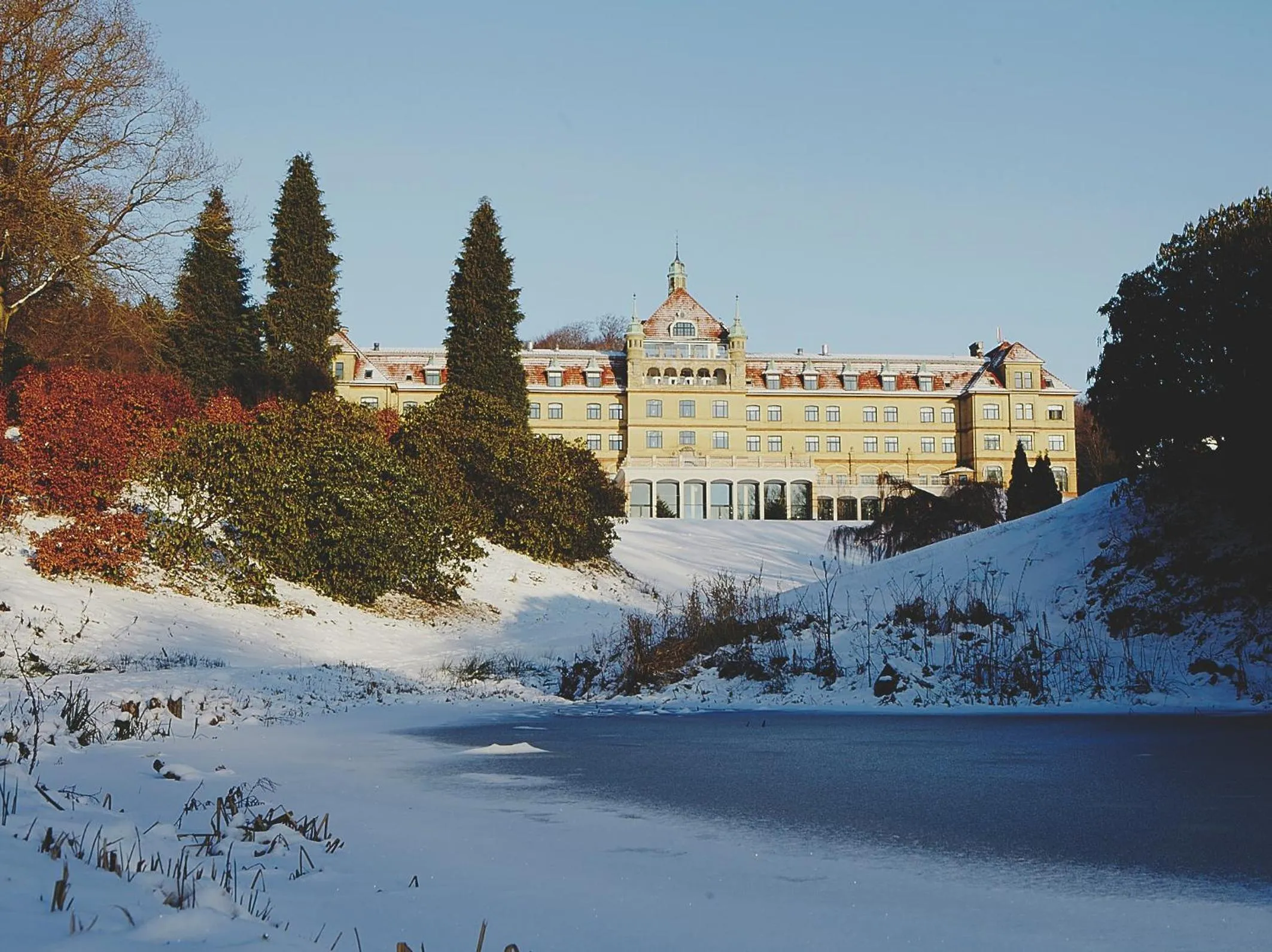 Facade/entrance in Hotel Vejlefjord
