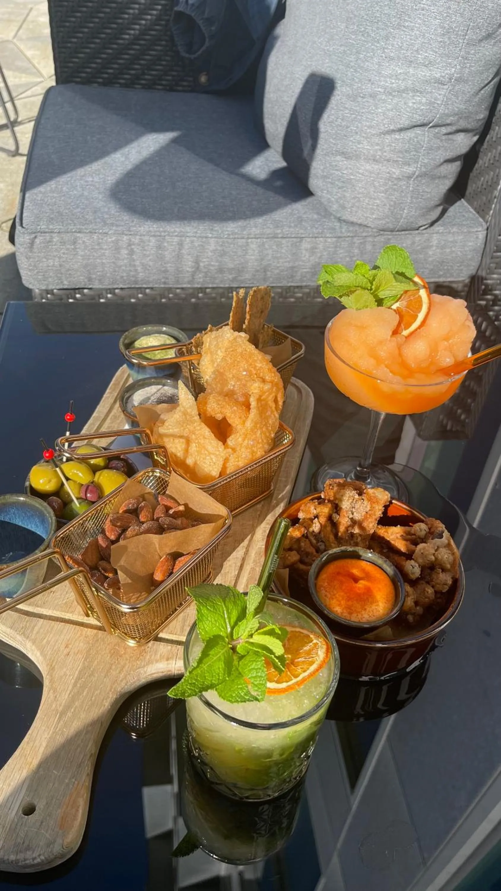 Lounge or bar in Tivoli Hotel