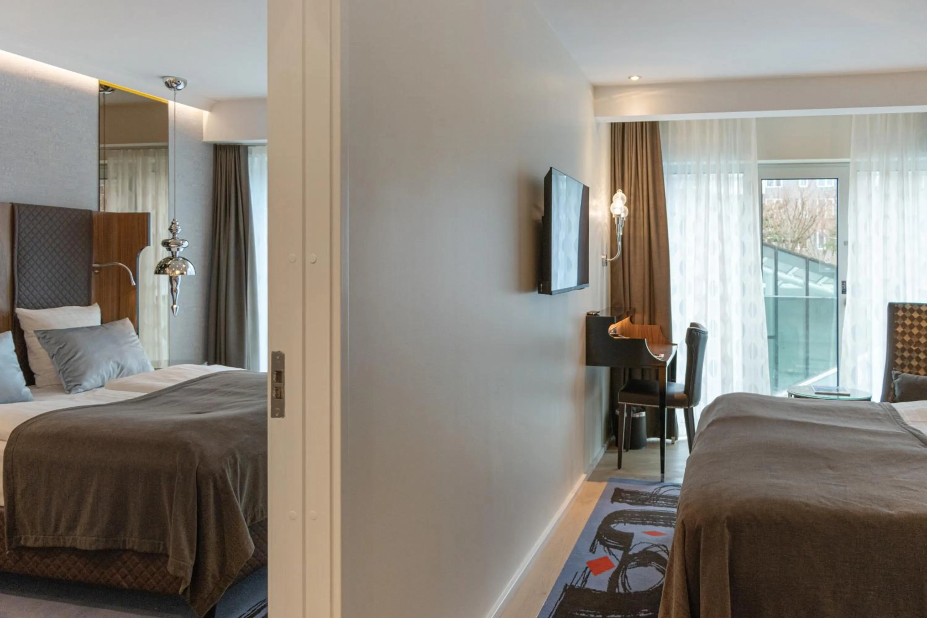 Large Family Room for 4 people in Tivoli Hotel