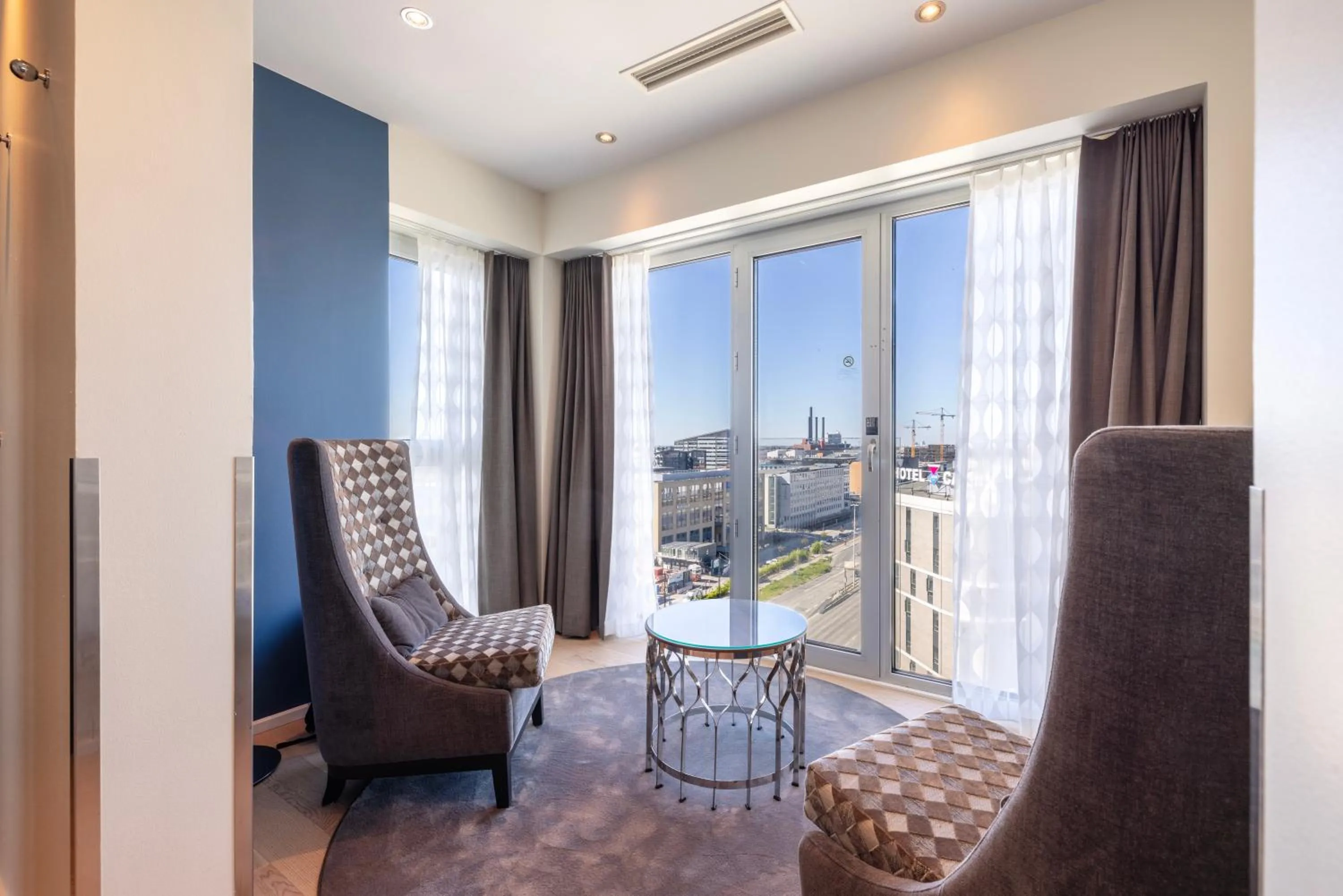 Photo of the whole room in Tivoli Hotel