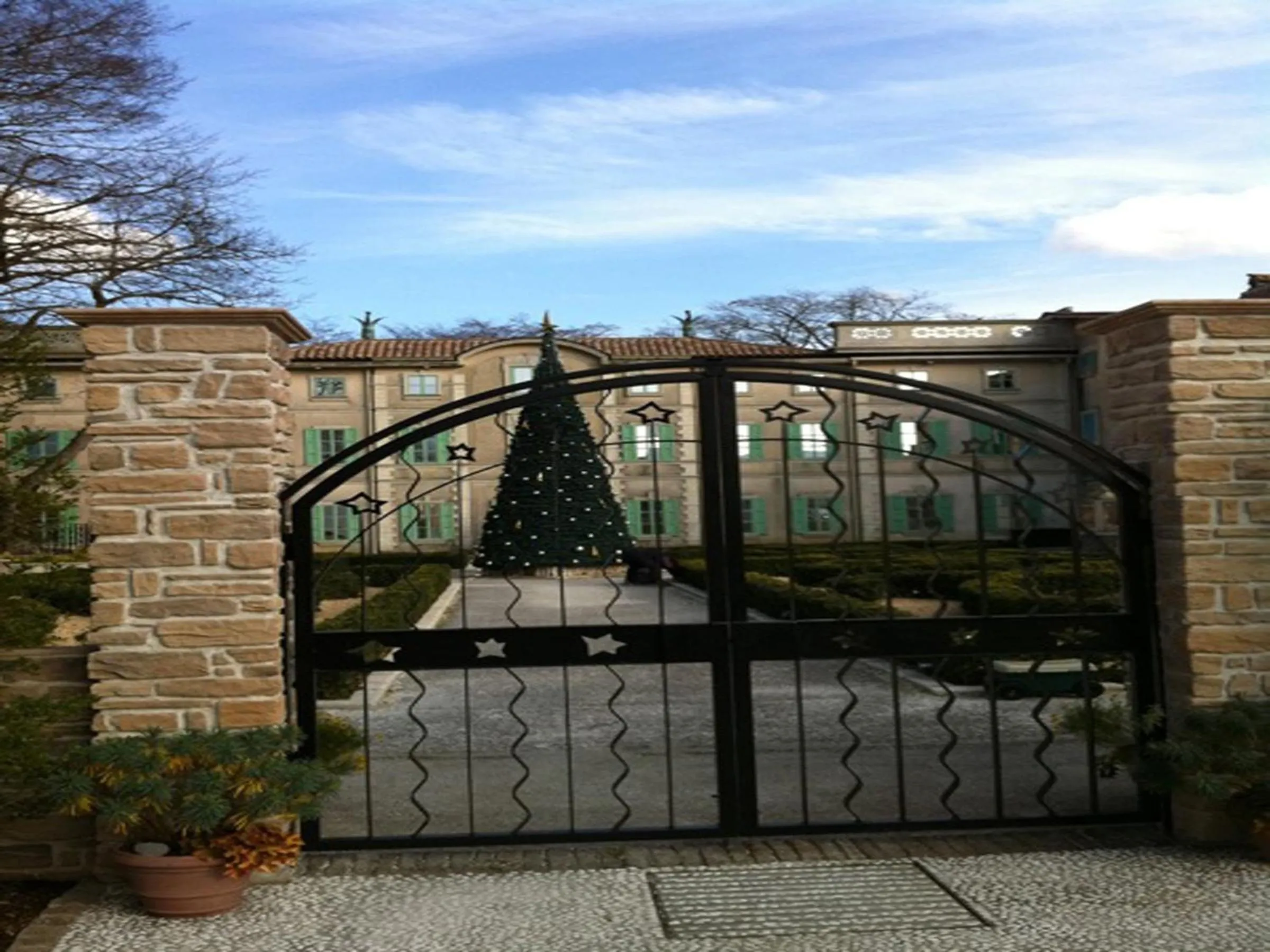 Nearby landmark in Fukushimakan