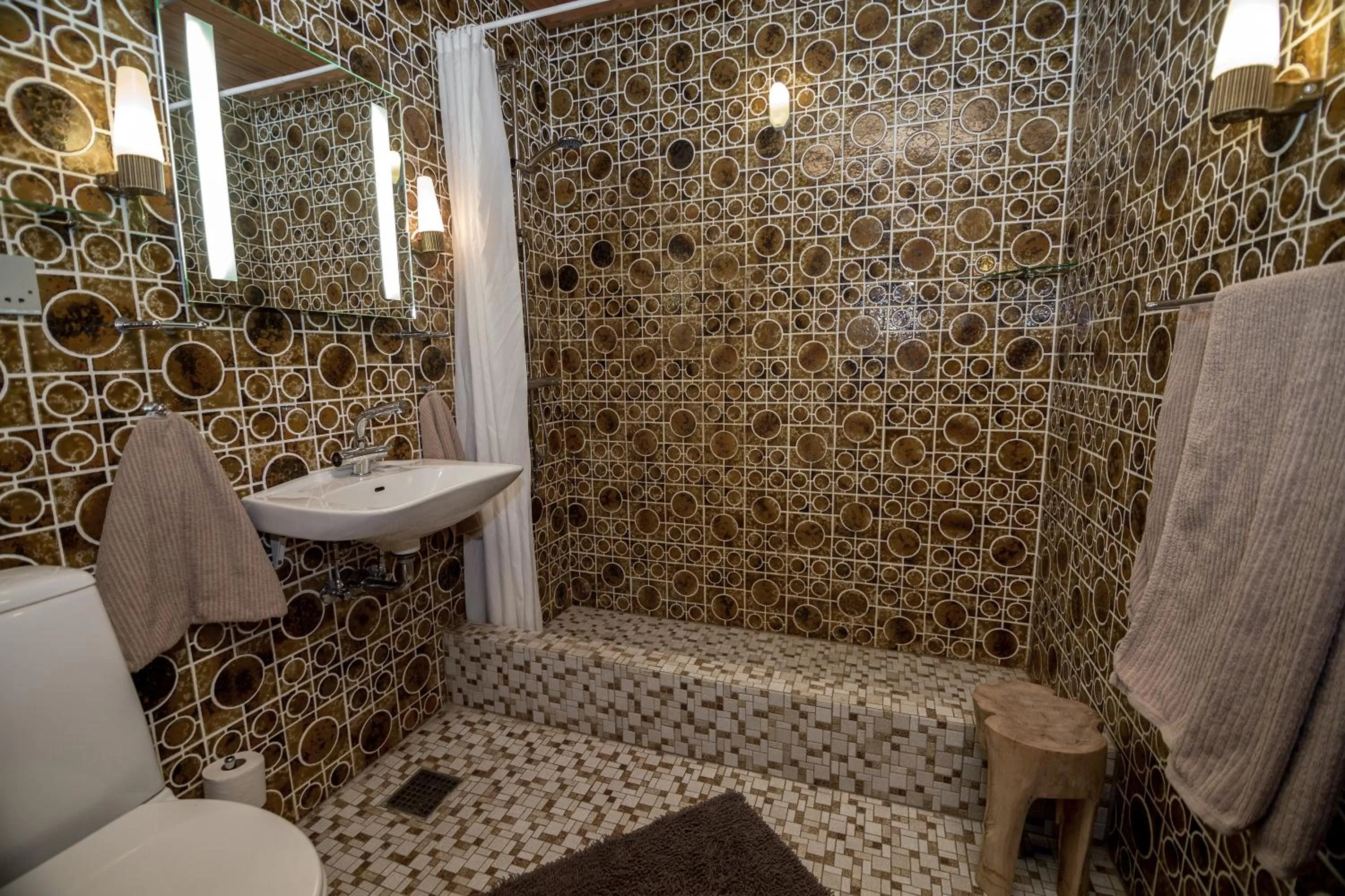 Bathroom in Dalby Hotel