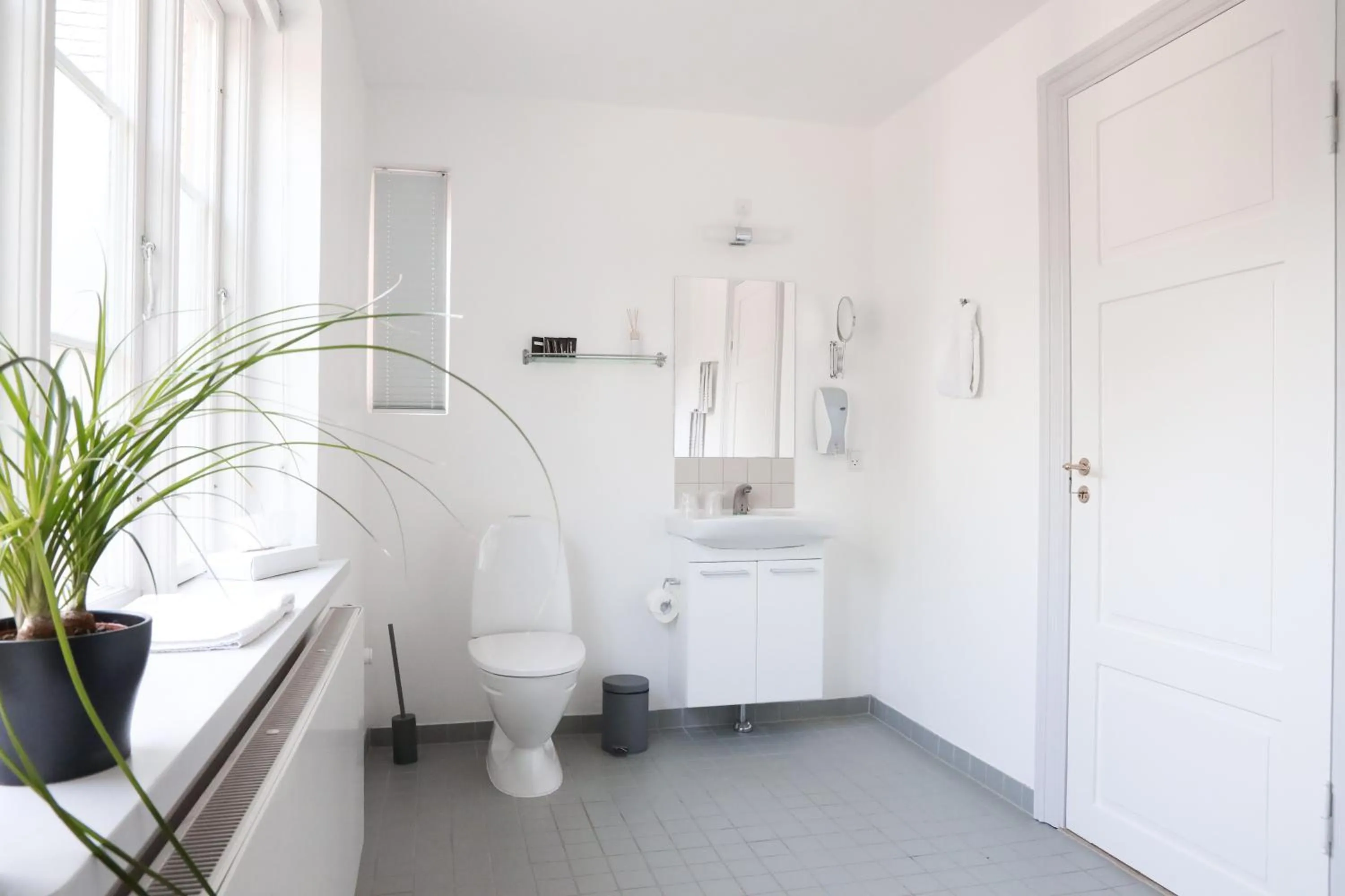 Bathroom in Bernstorff Castle Hotel