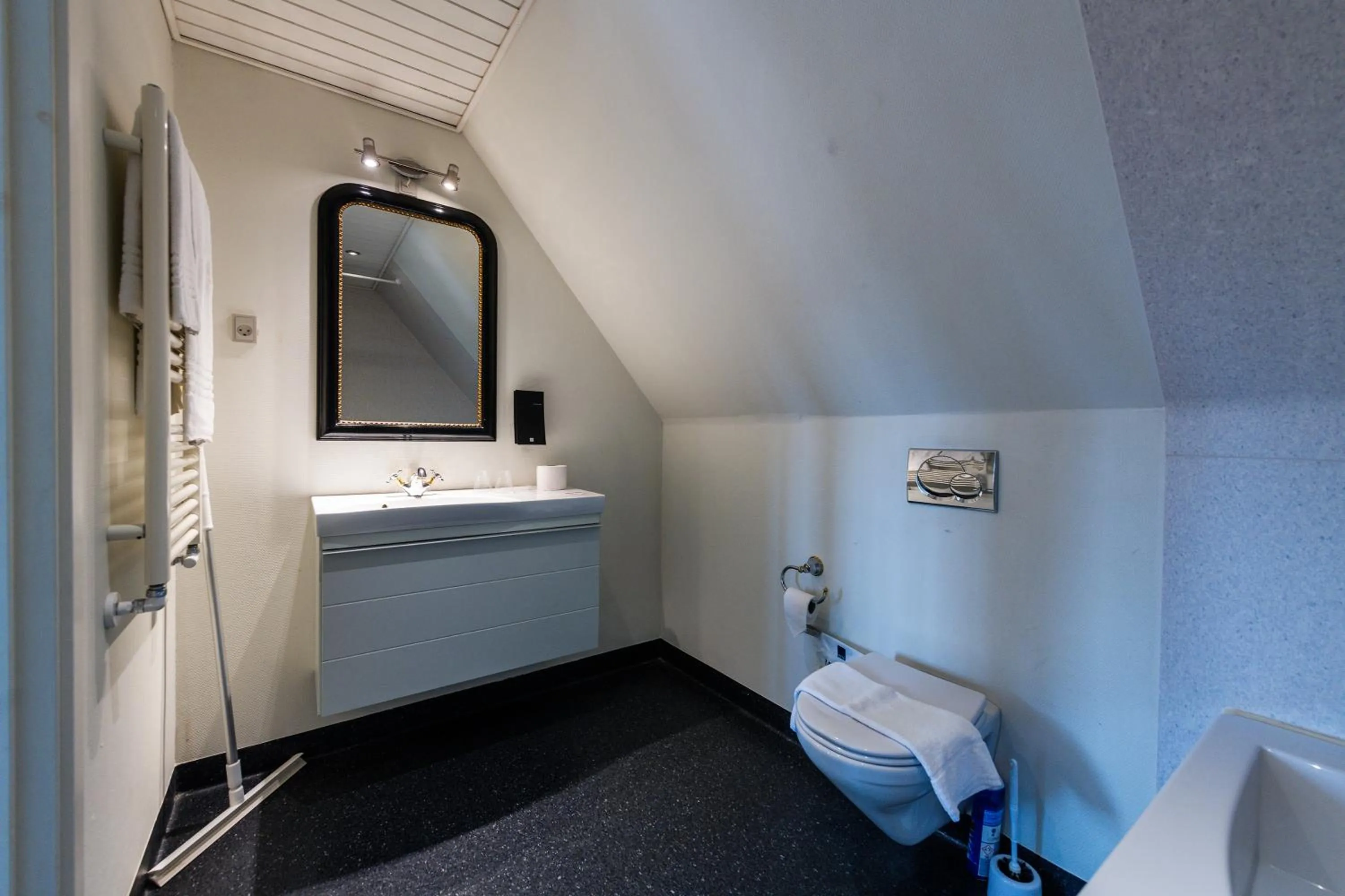Bathroom in HotelVFjorden