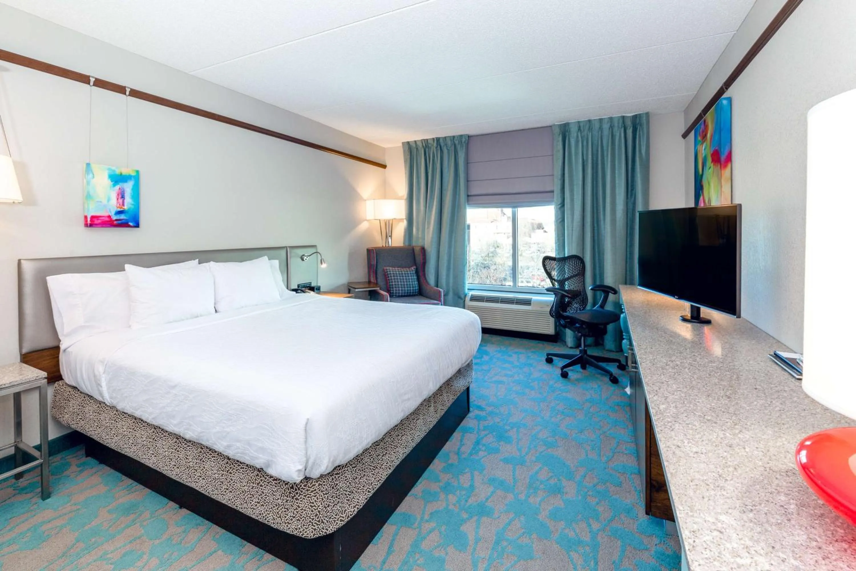 Bedroom, Bed in Hilton Garden Inn Asheville Downtown