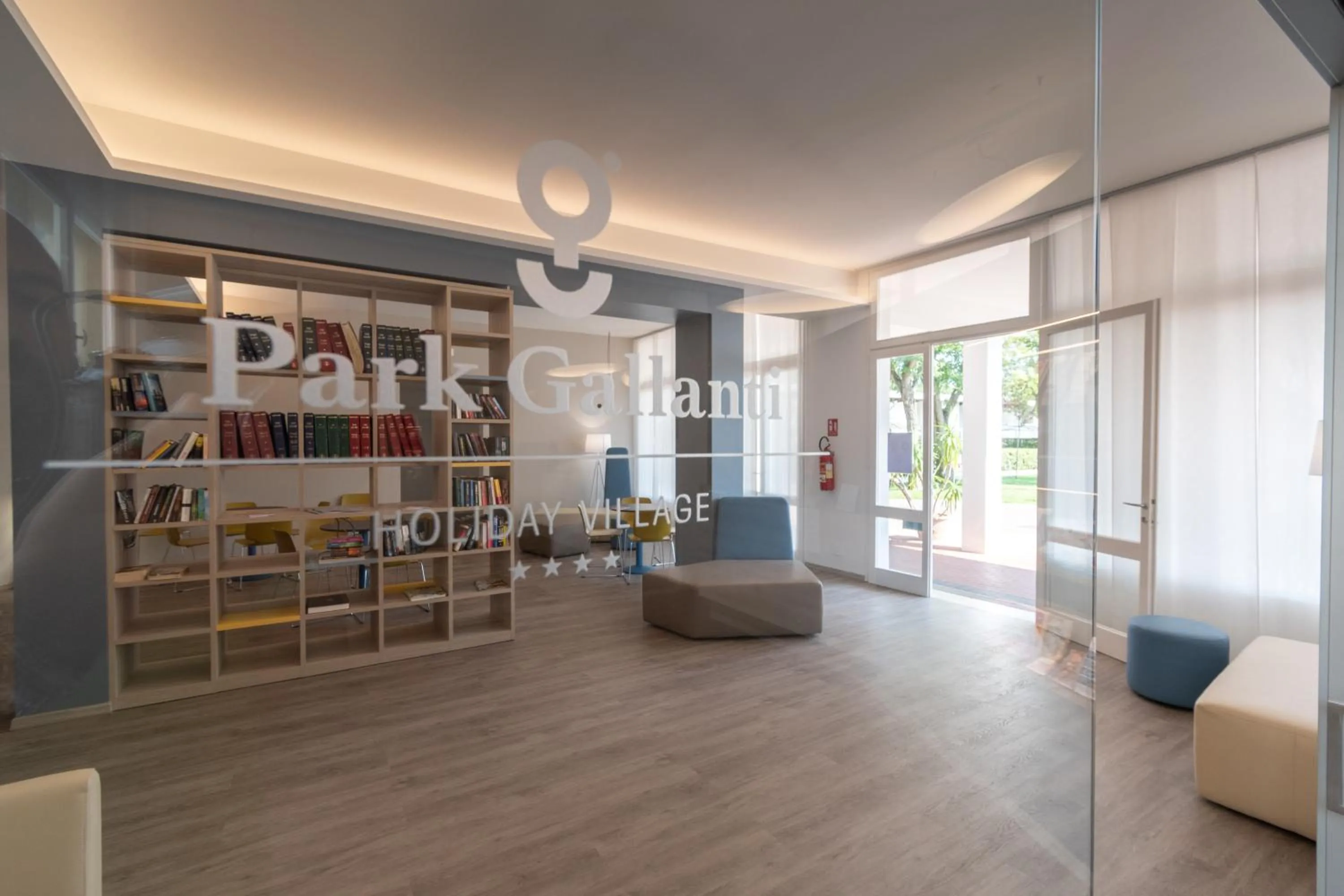 Communal lounge/ TV room in Park Gallanti