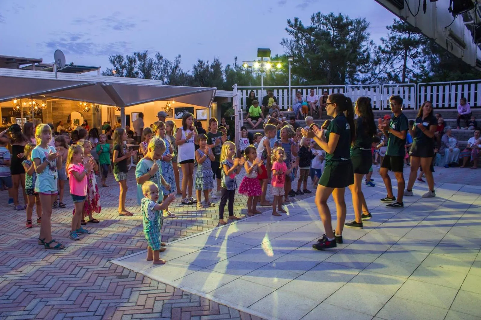 Evening entertainment in Park Gallanti