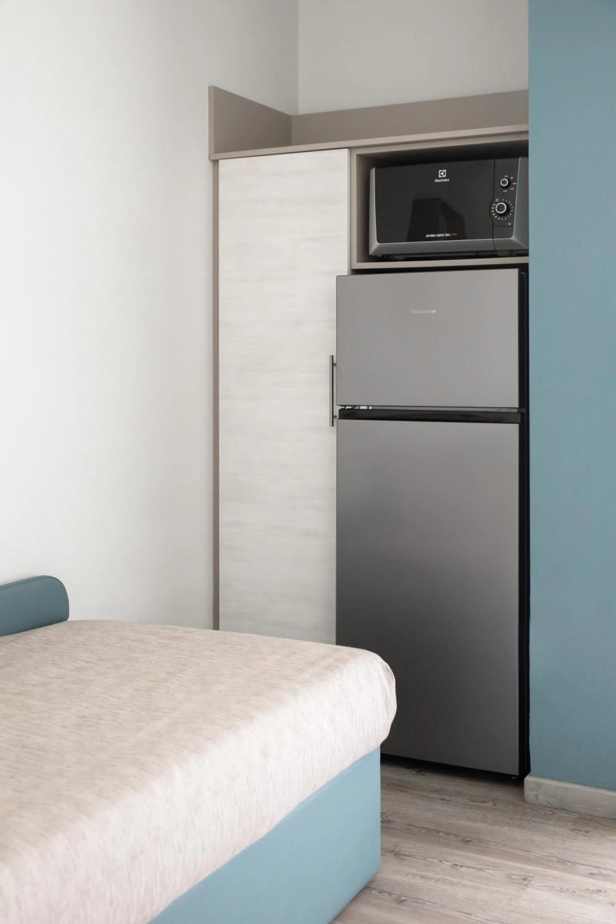 microwave in Park Gallanti