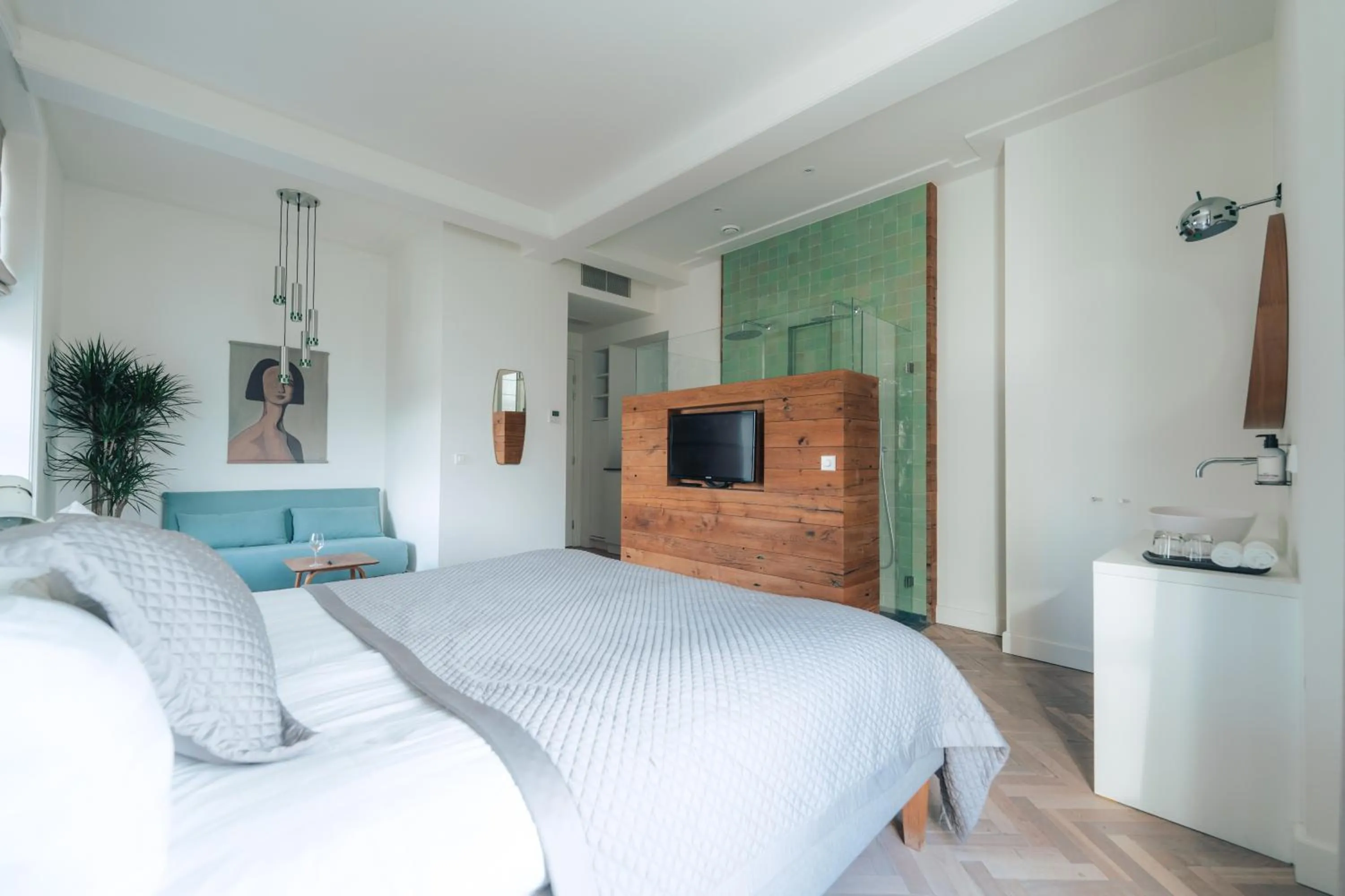 Shower, Bed in Boutique Hotel De Witte Dame