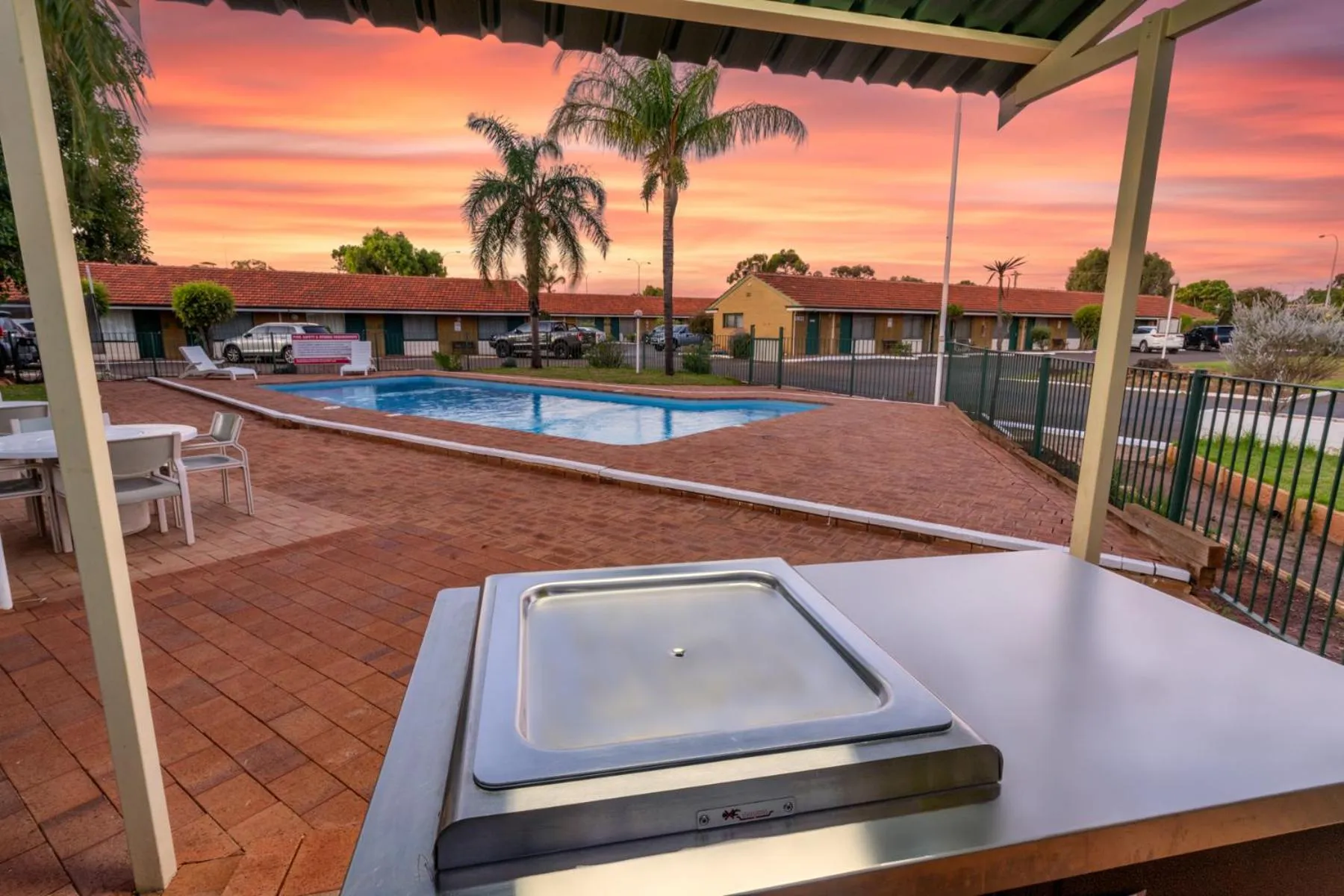 BBQ facilities in Hospitality Kalgoorlie, SureStay Collection by Best Western