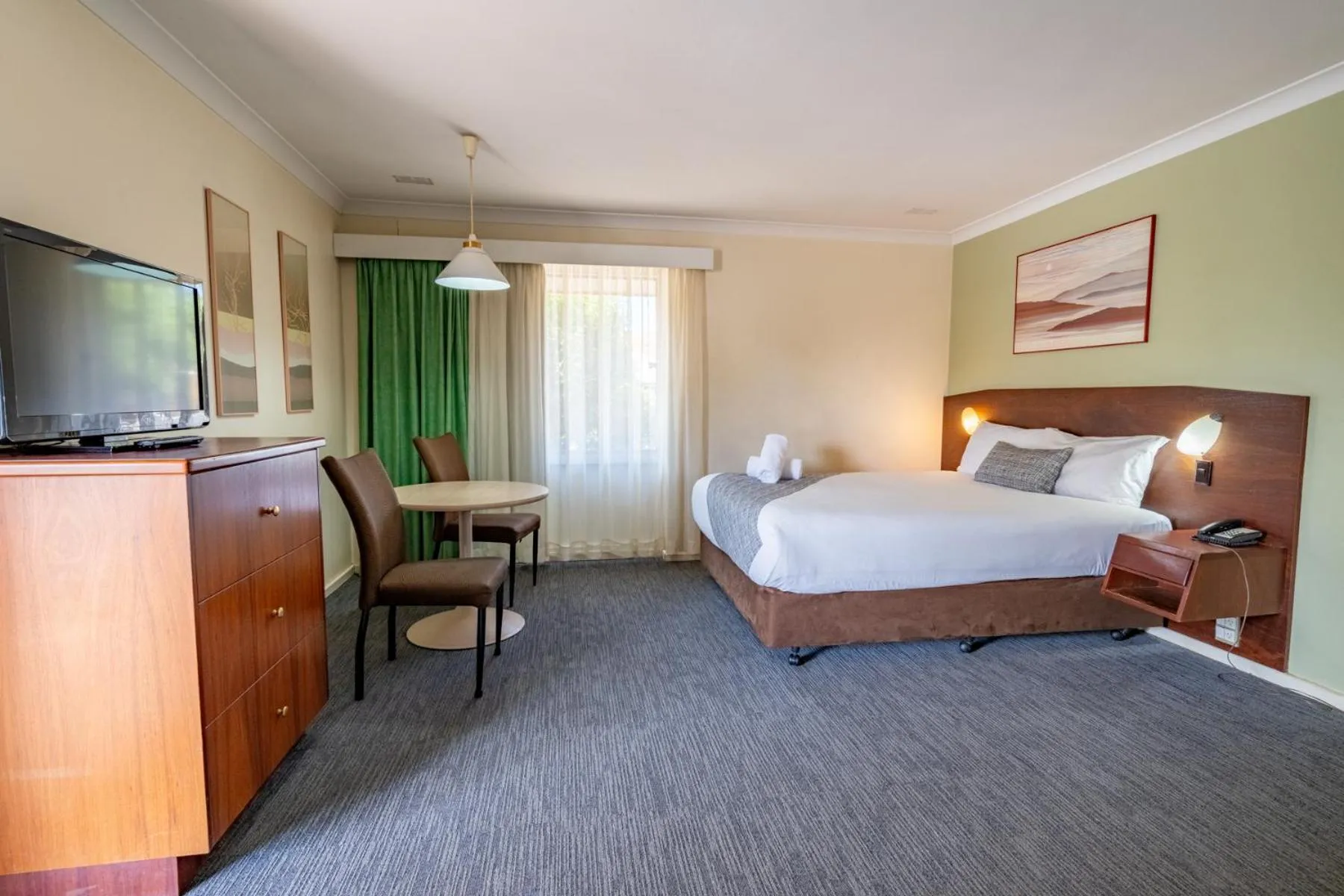 Bedroom, Bed in Hospitality Kalgoorlie, SureStay Collection by Best Western