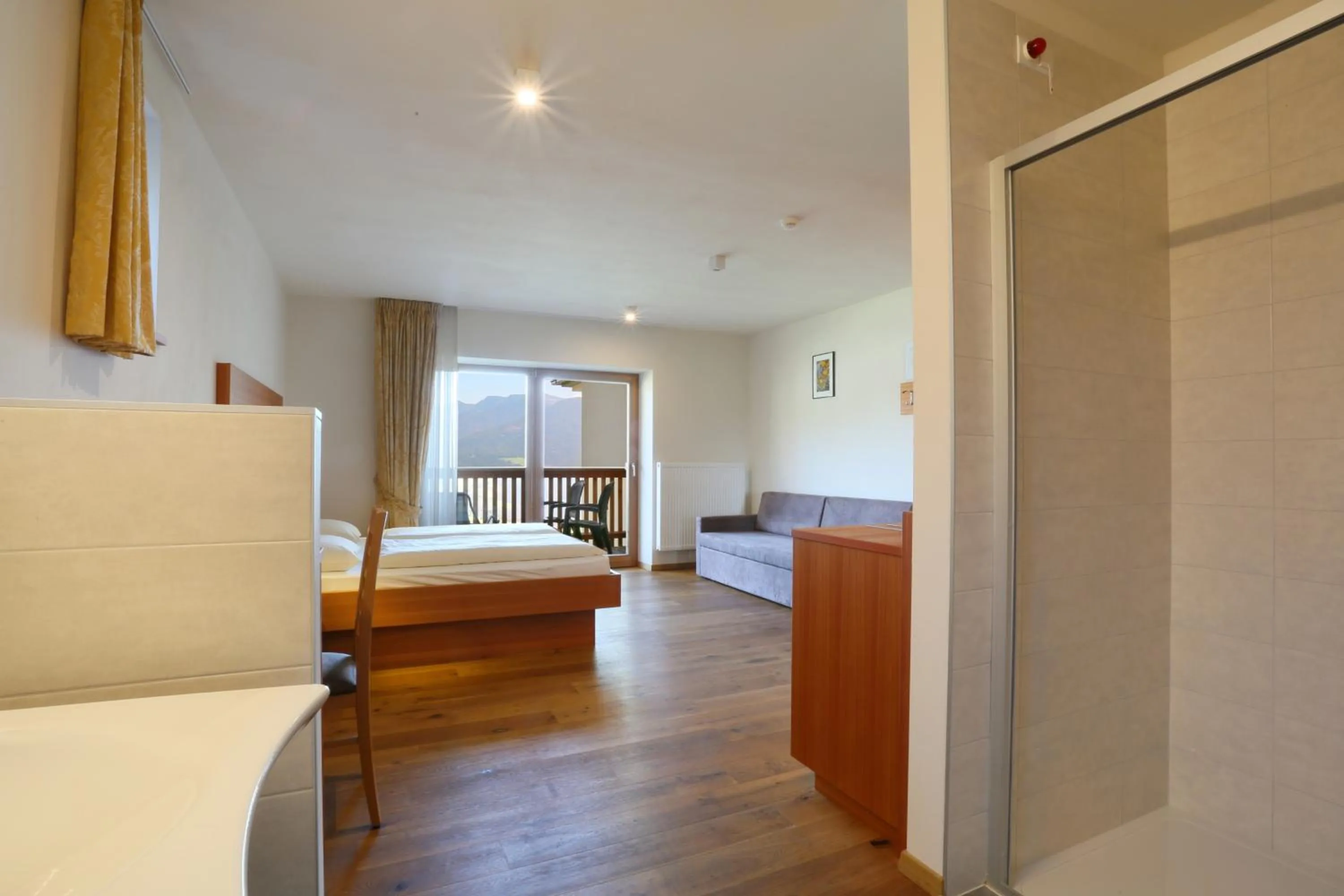 View (from property/room), Bed in Gasthaus zum Weissen Kreuz