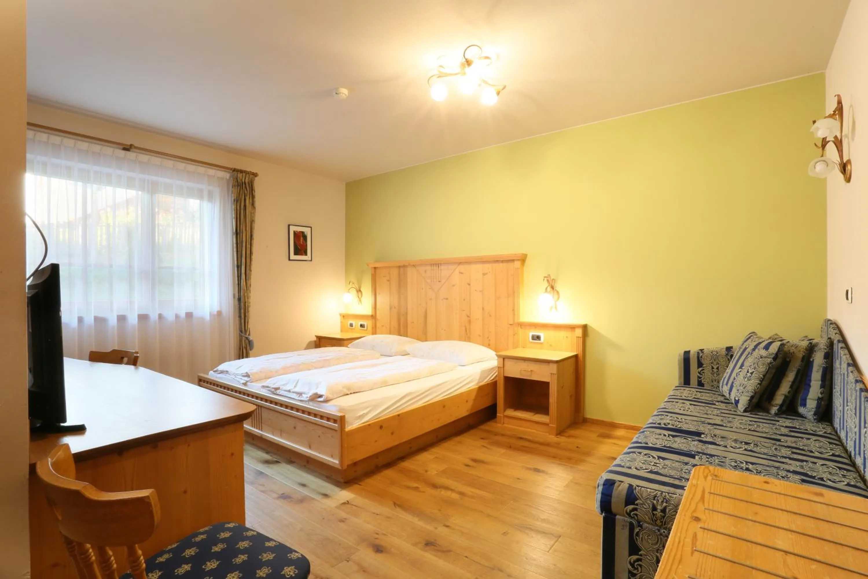 Bed in Gasthaus zum Weissen Kreuz