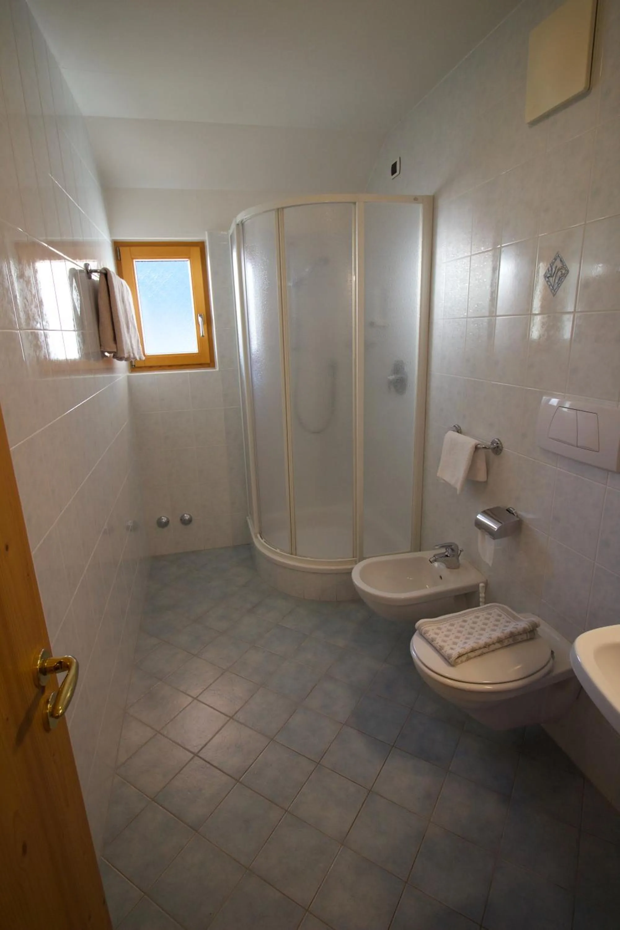 Photo of the whole room in Gasthaus zum Weissen Kreuz