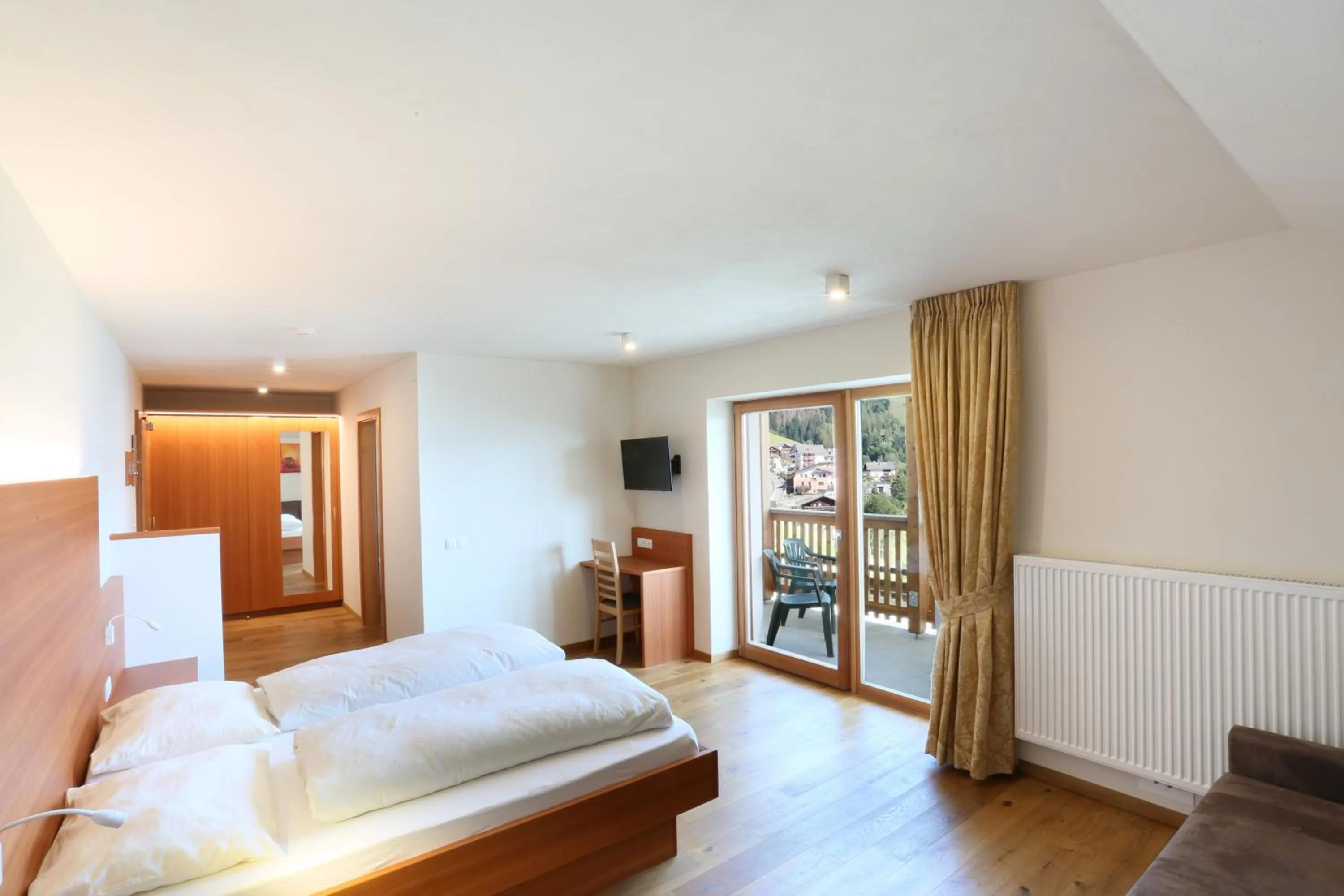 View (from property/room), Bed in Gasthaus zum Weissen Kreuz