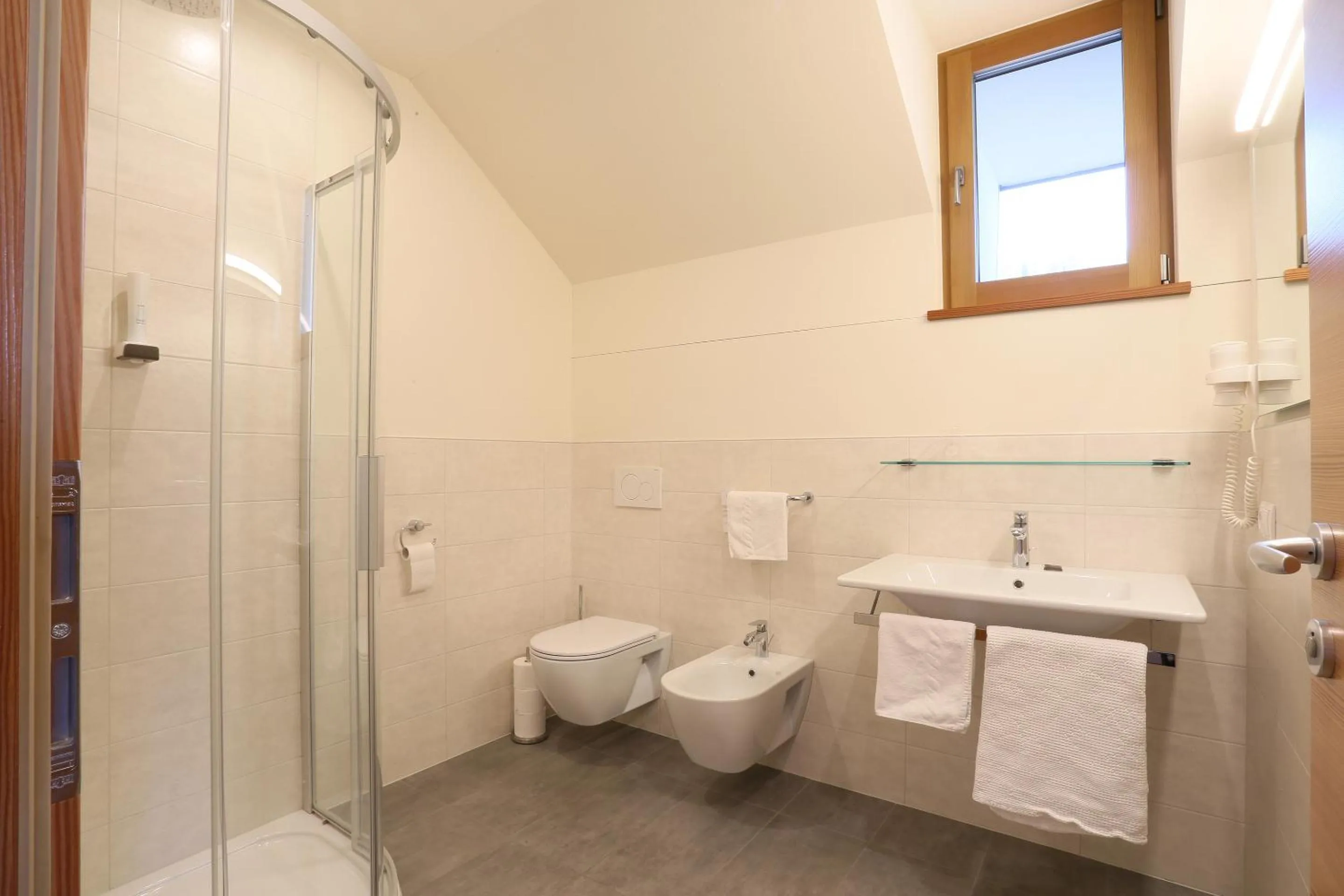 Bathroom in Gasthaus zum Weissen Kreuz