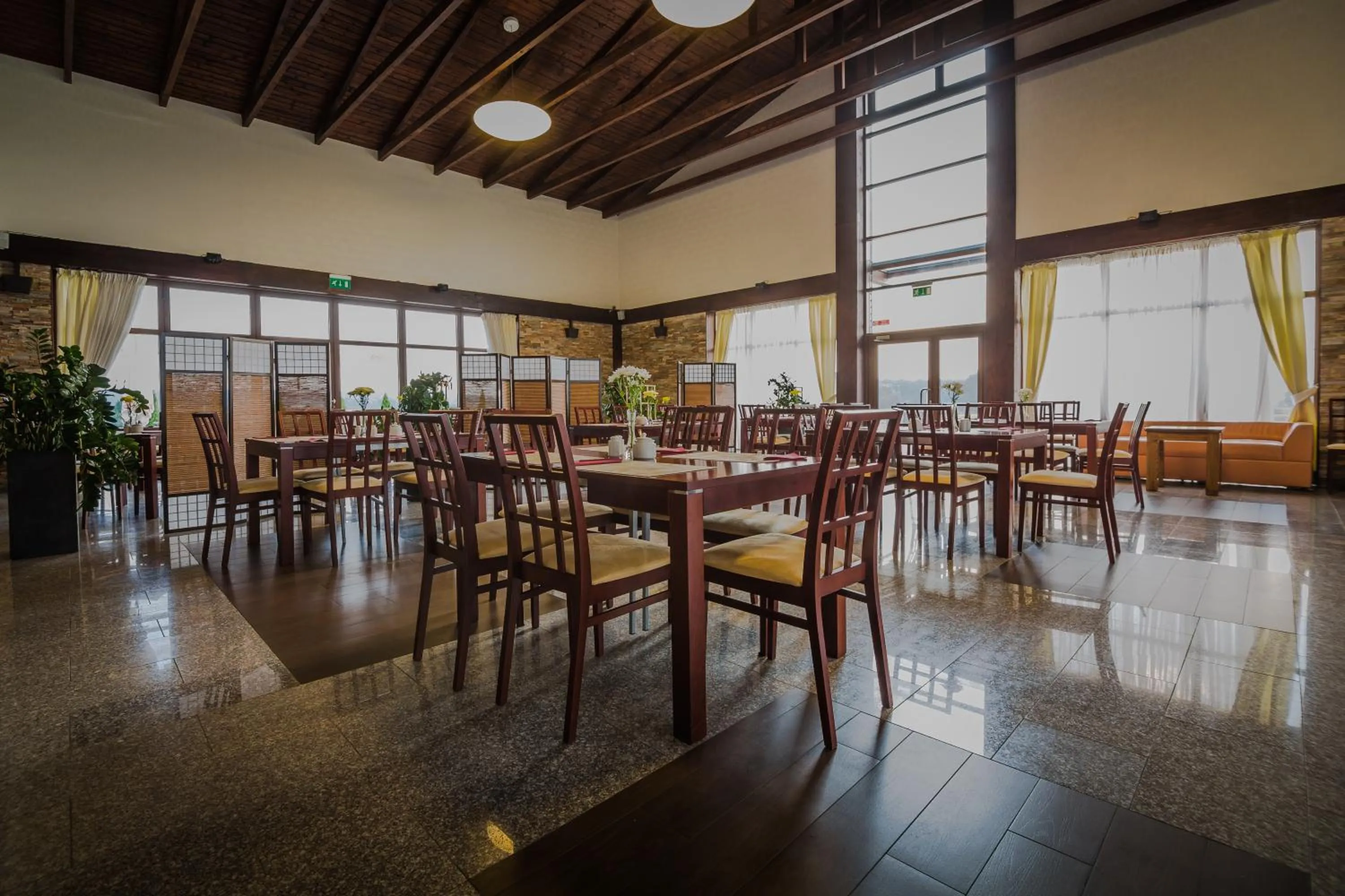 Restaurant/places to eat in Hotel i Aquapark Olender