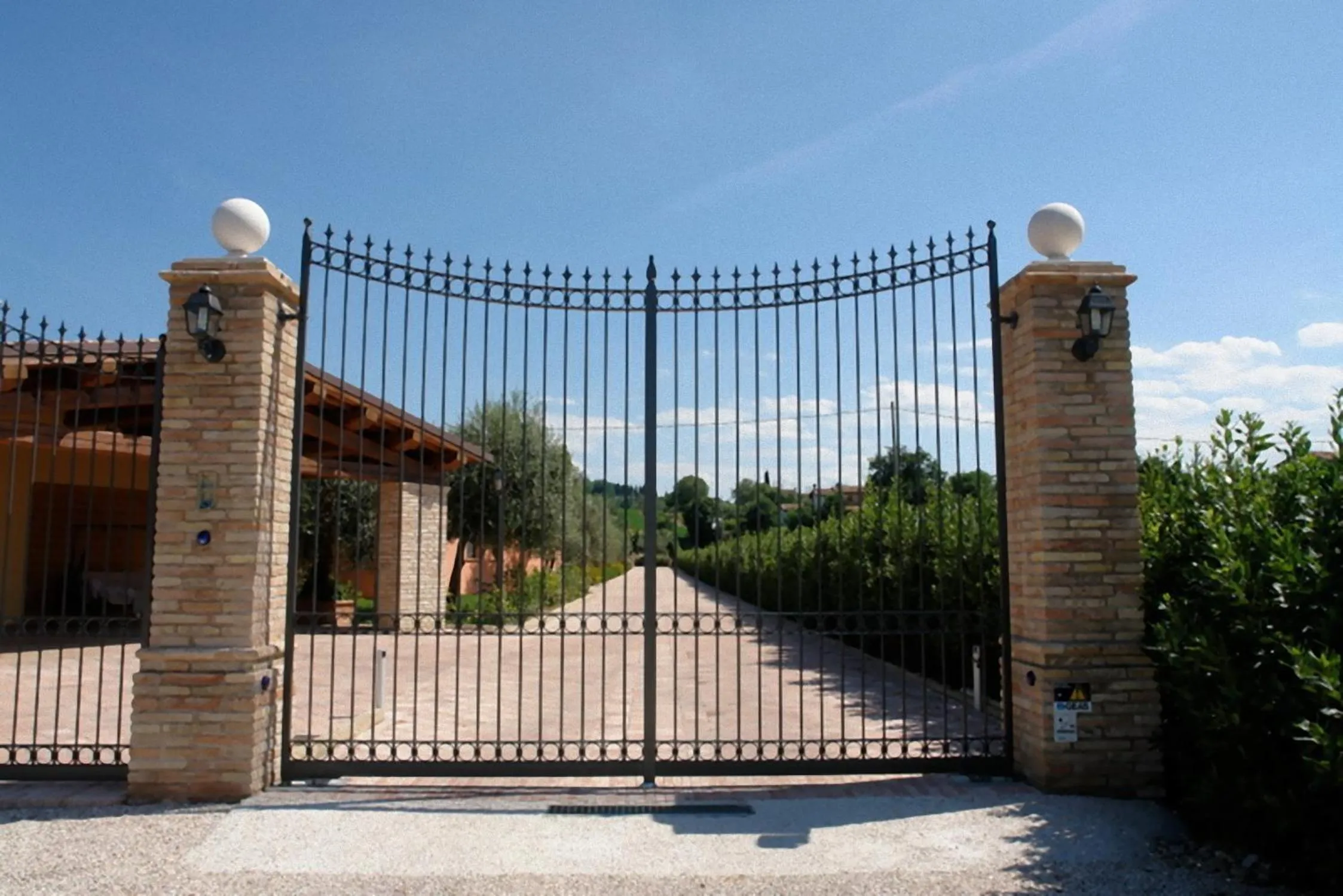 Facade/entrance in Valle del Metauro Country House