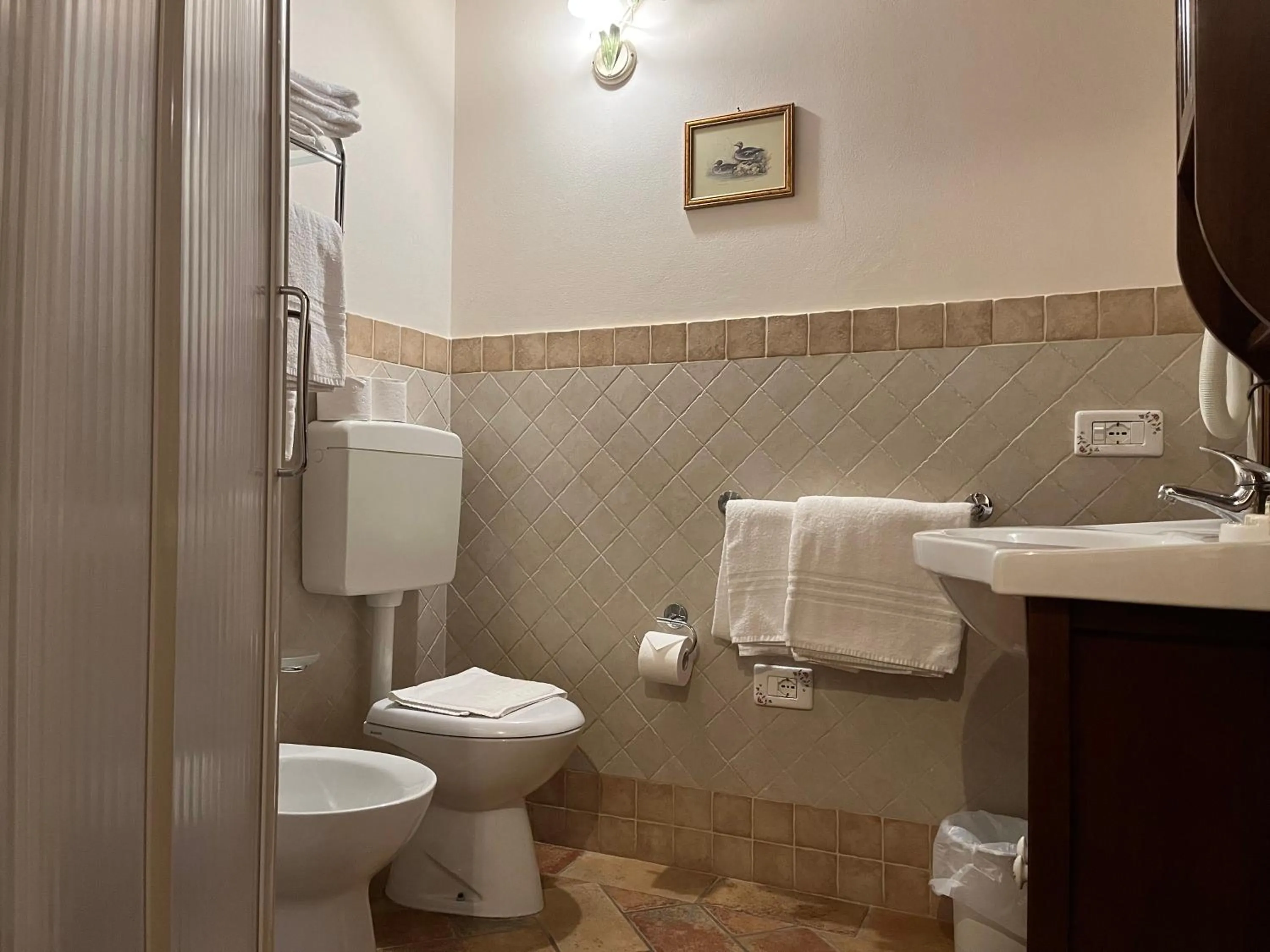 Shower in Valle del Metauro Country House