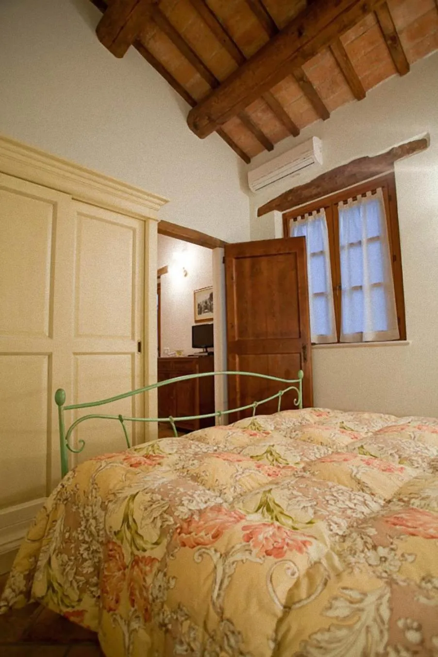 Bedroom, Bed in Valle del Metauro Country House