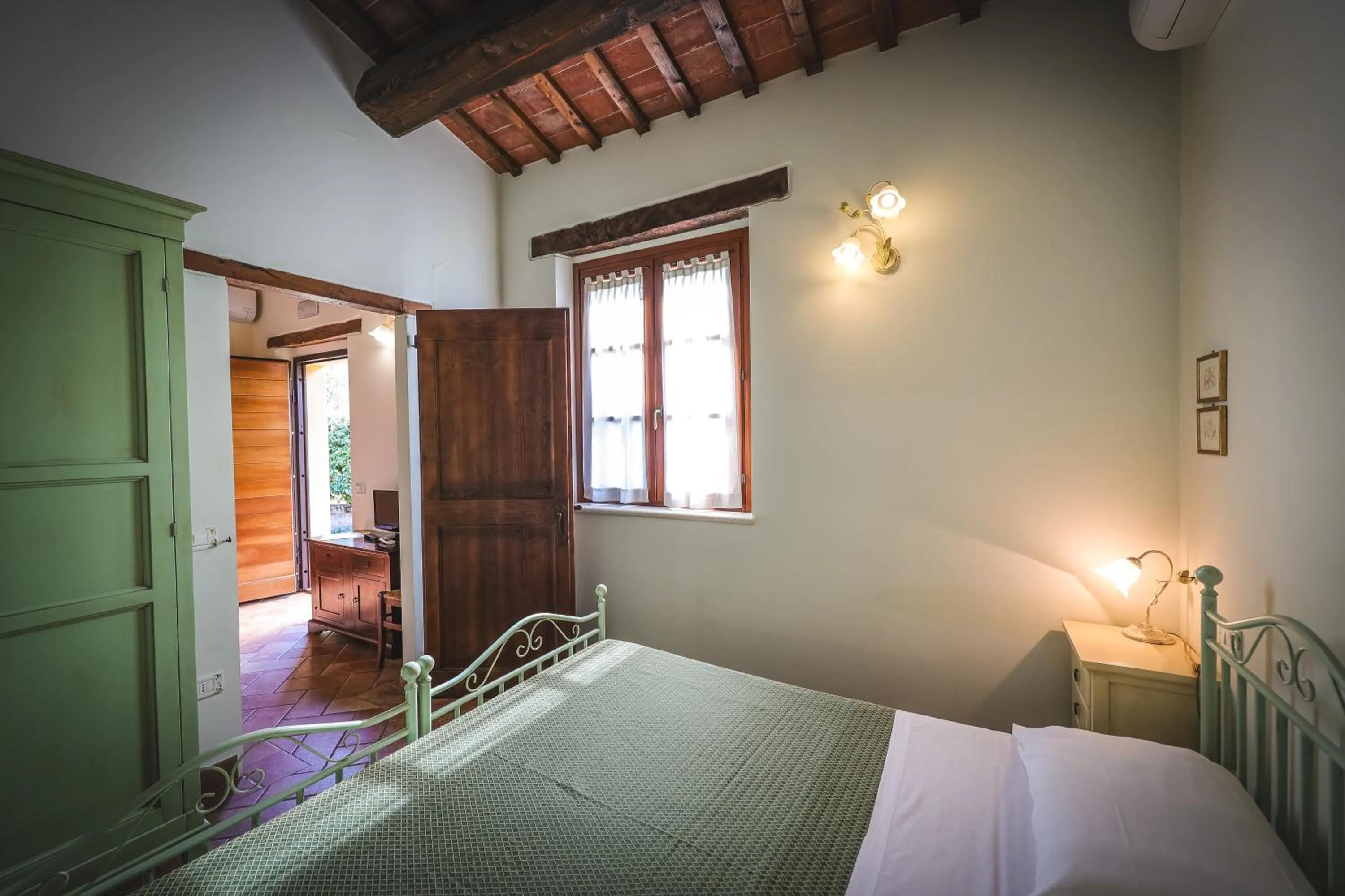 Bed in Valle del Metauro Country House