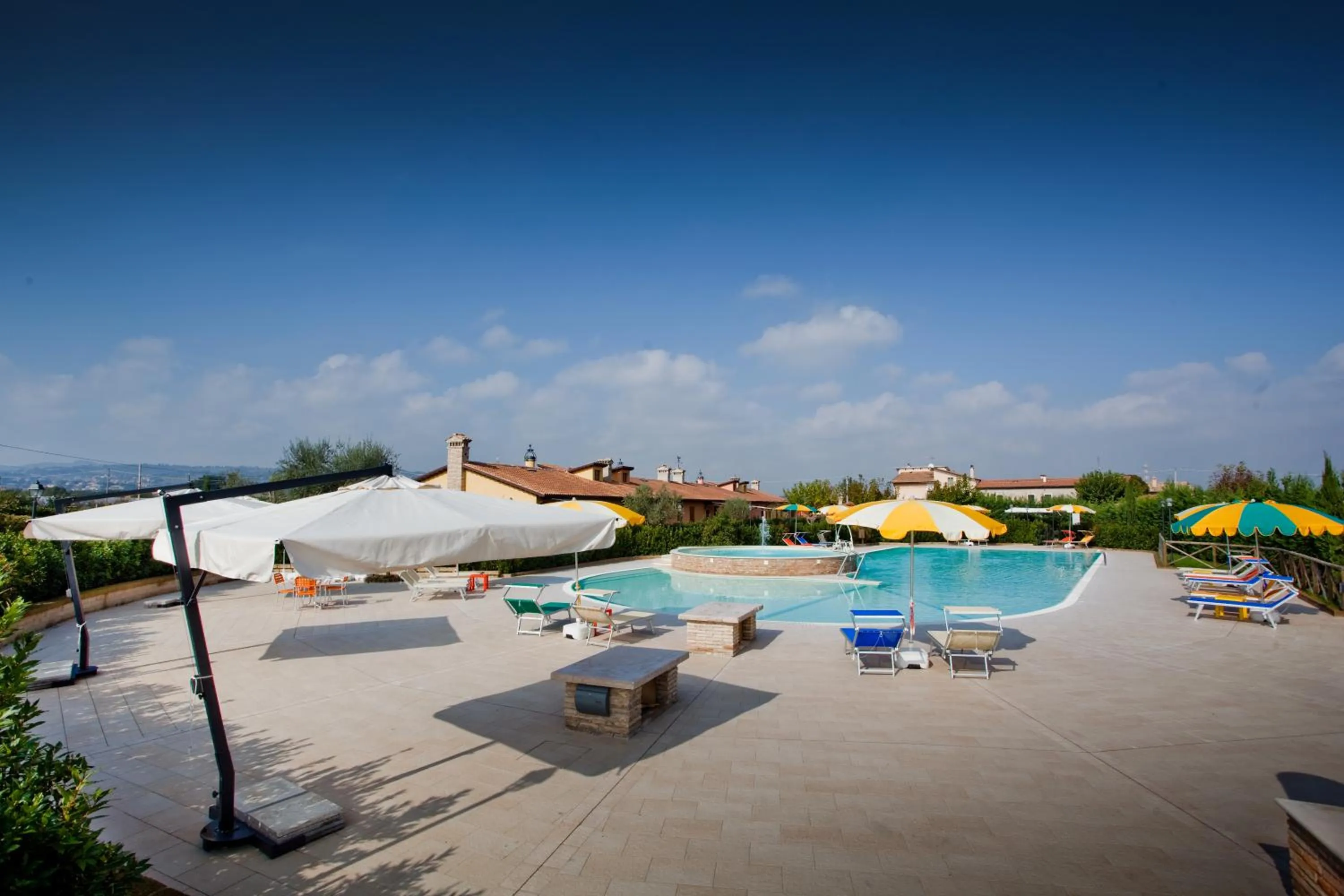 Swimming pool in Valle del Metauro Country House