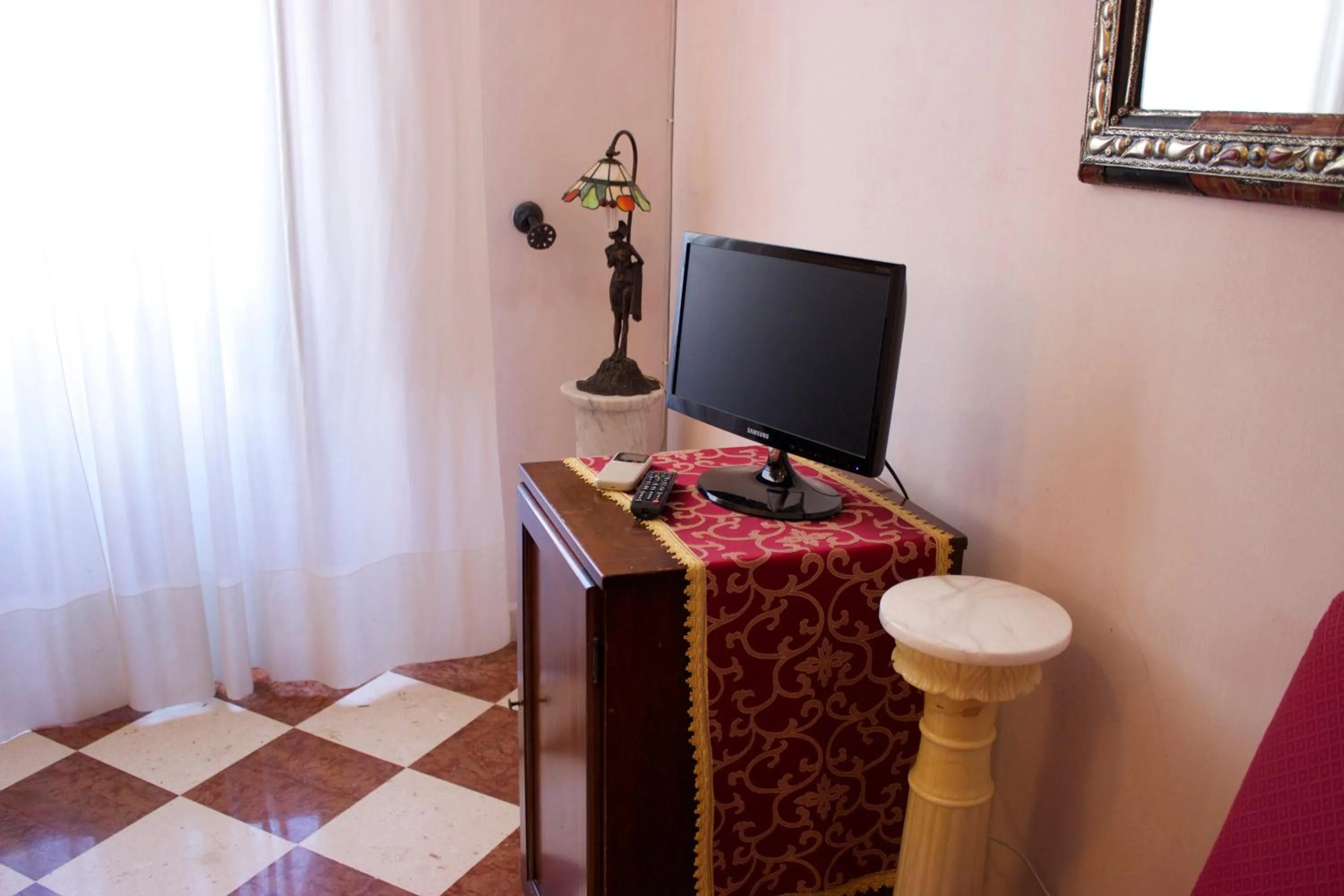 TV and multimedia in Villa Cosilinum