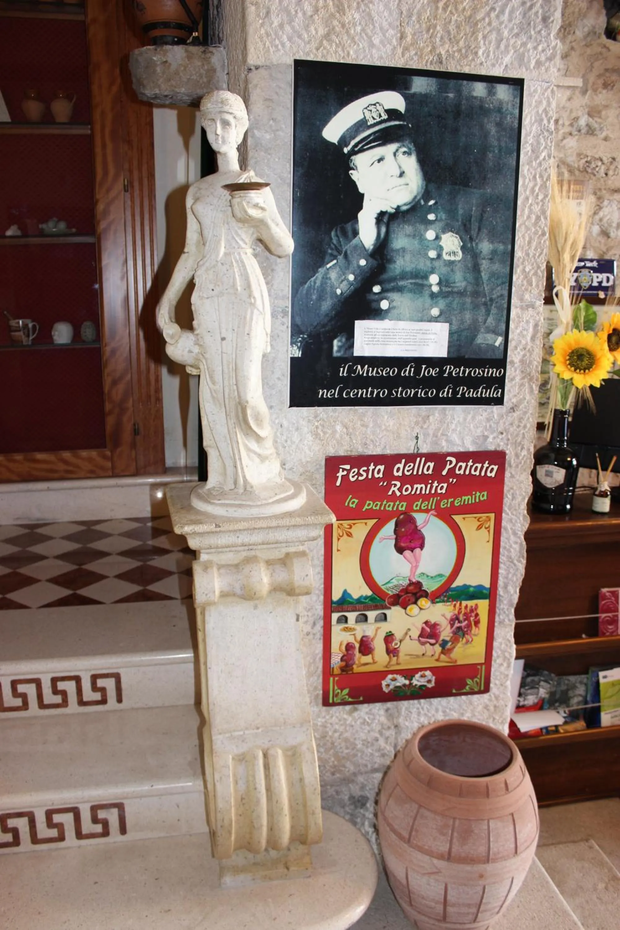 Decorative detail in Villa Cosilinum