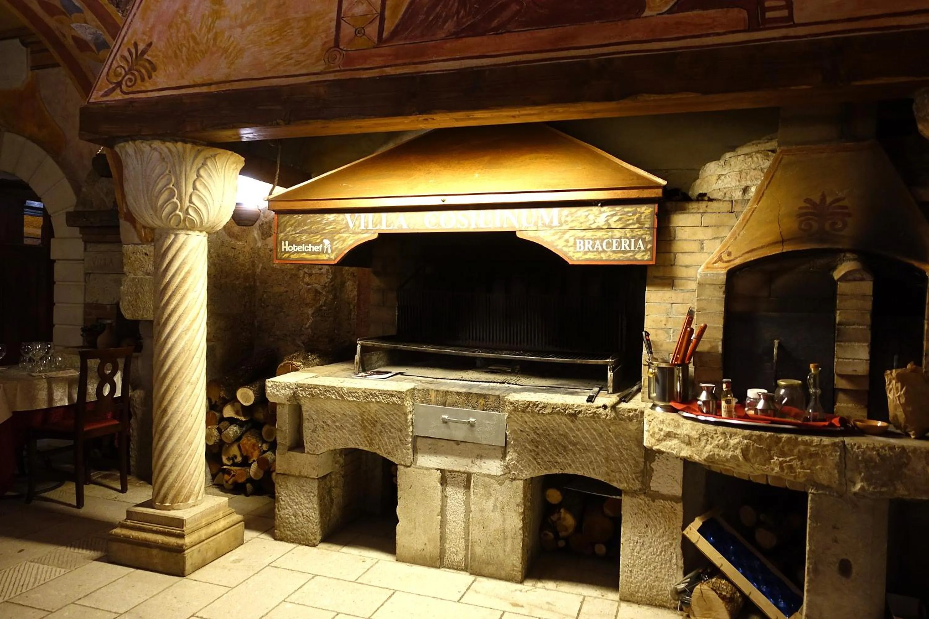 Restaurant/places to eat in Villa Cosilinum