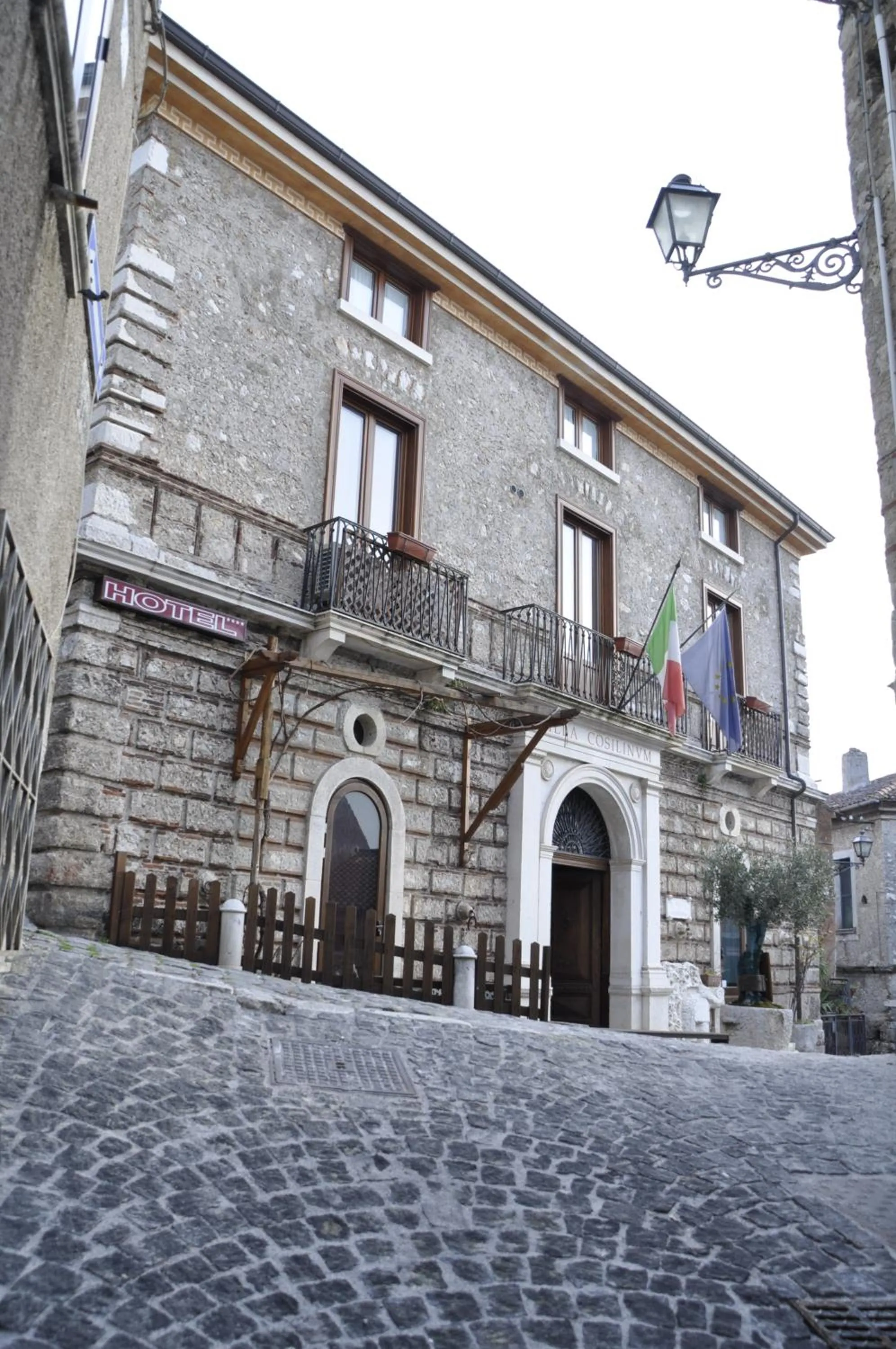 Facade/entrance in Villa Cosilinum