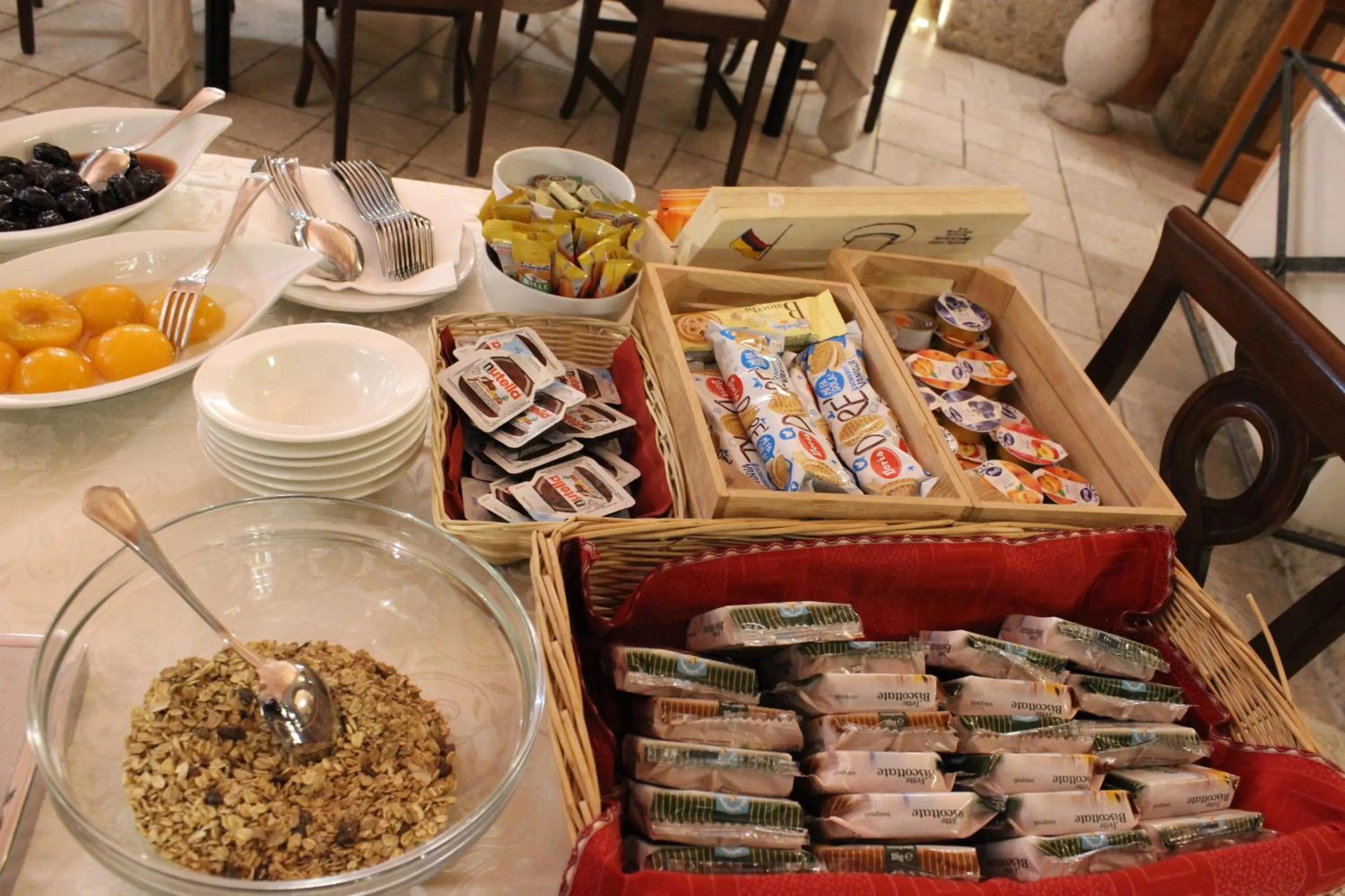 Buffet breakfast in Villa Cosilinum