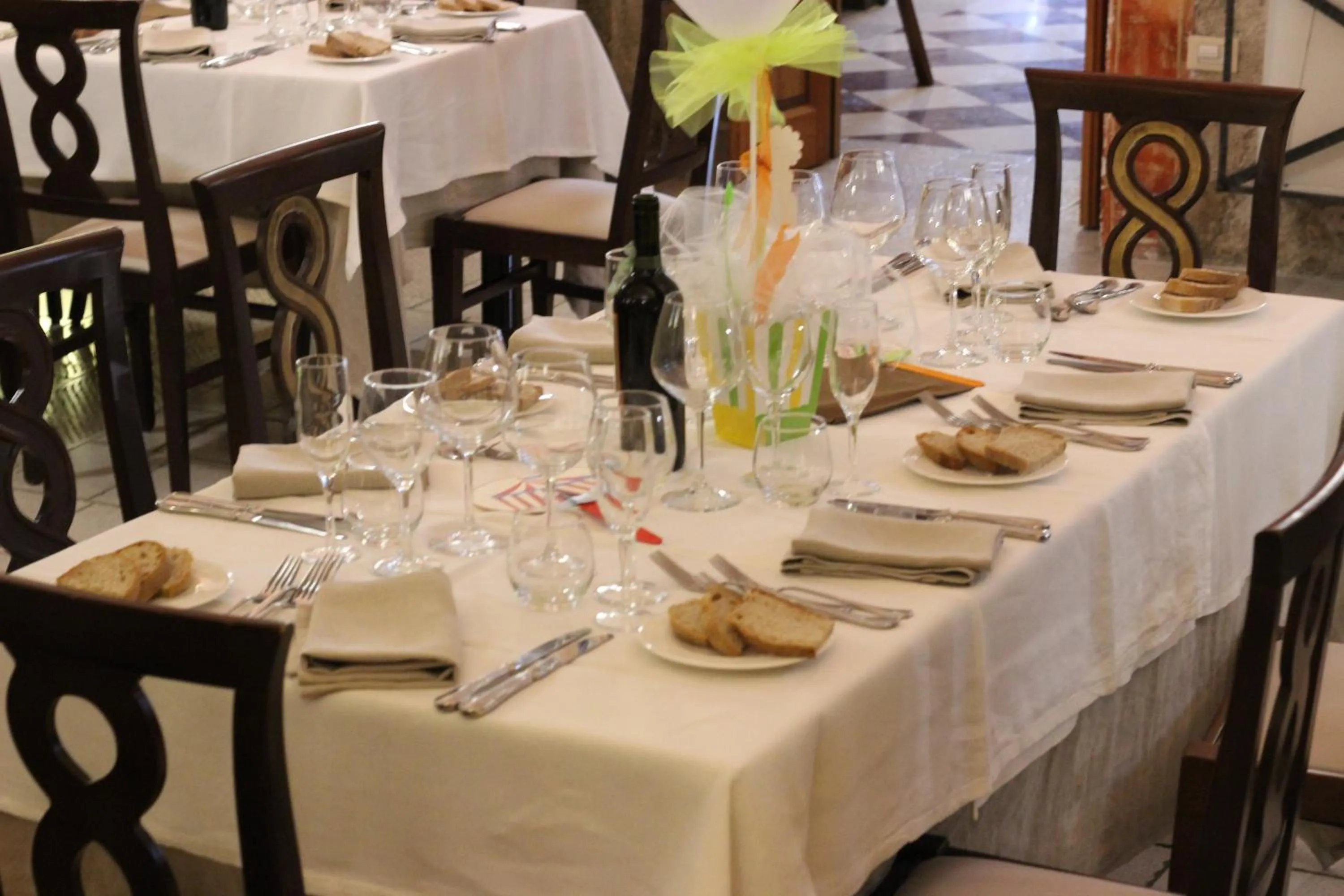 Restaurant/places to eat in Villa Cosilinum