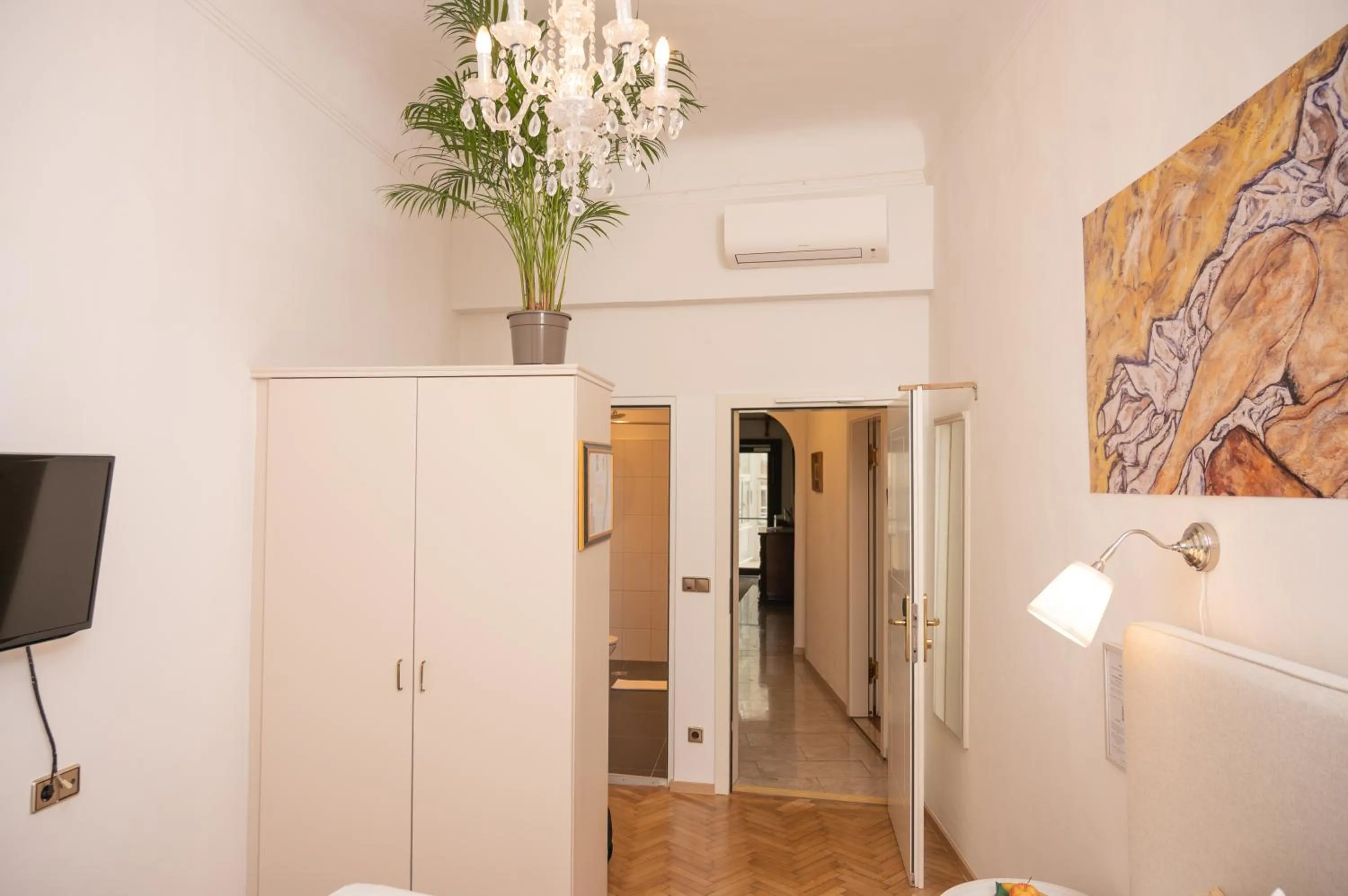 Photo of the whole room in Boutique Hotel Goldenes Lamm Villach