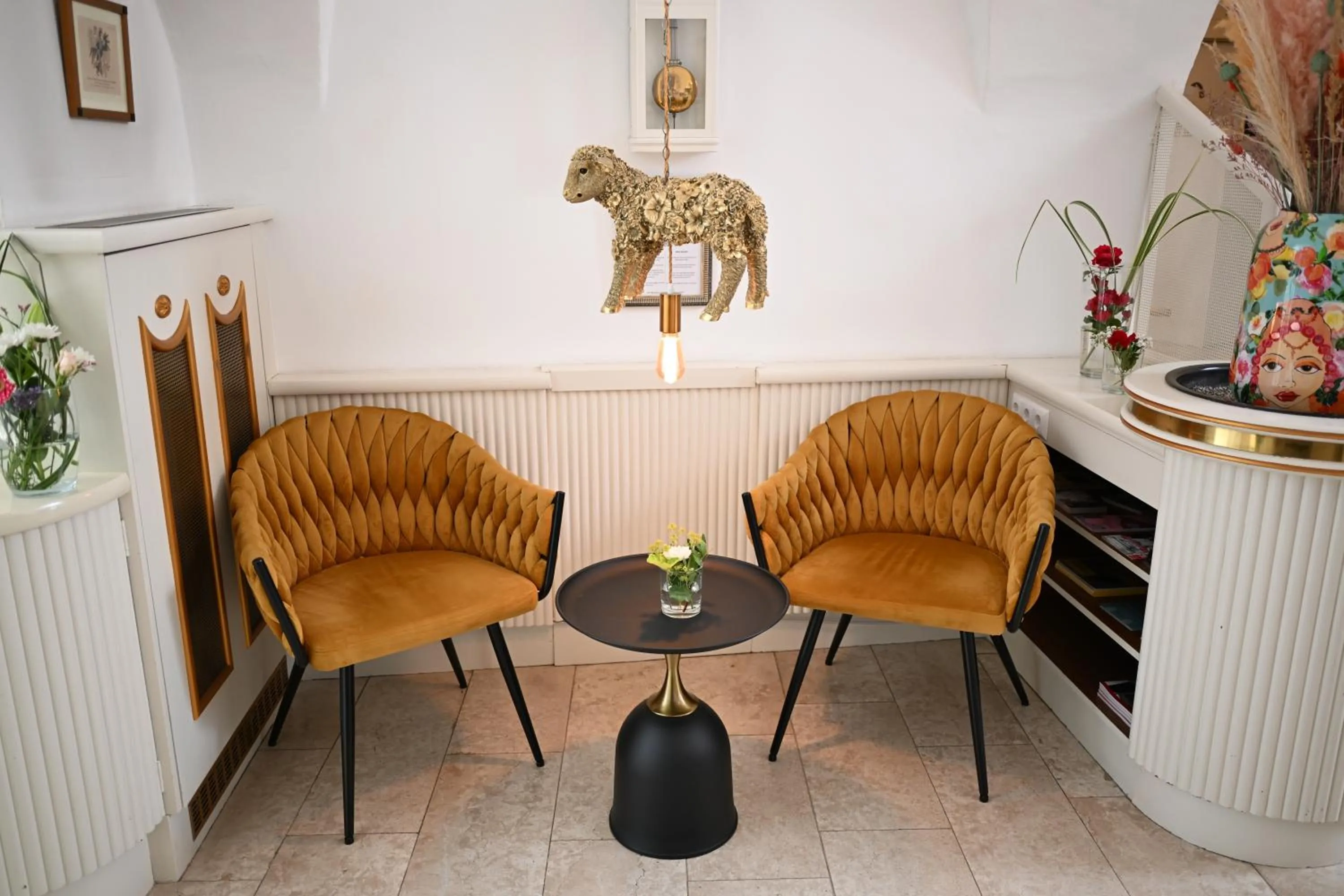 Lobby or reception in Boutique Hotel Goldenes Lamm Villach