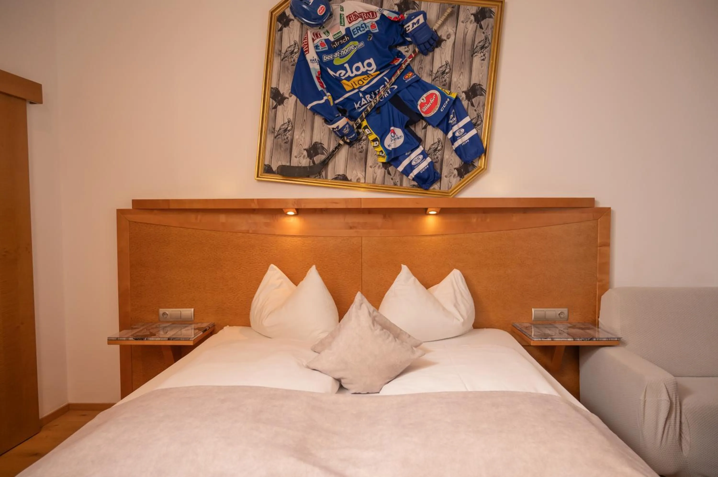 Photo of the whole room, Bed in Boutique Hotel Goldenes Lamm Villach