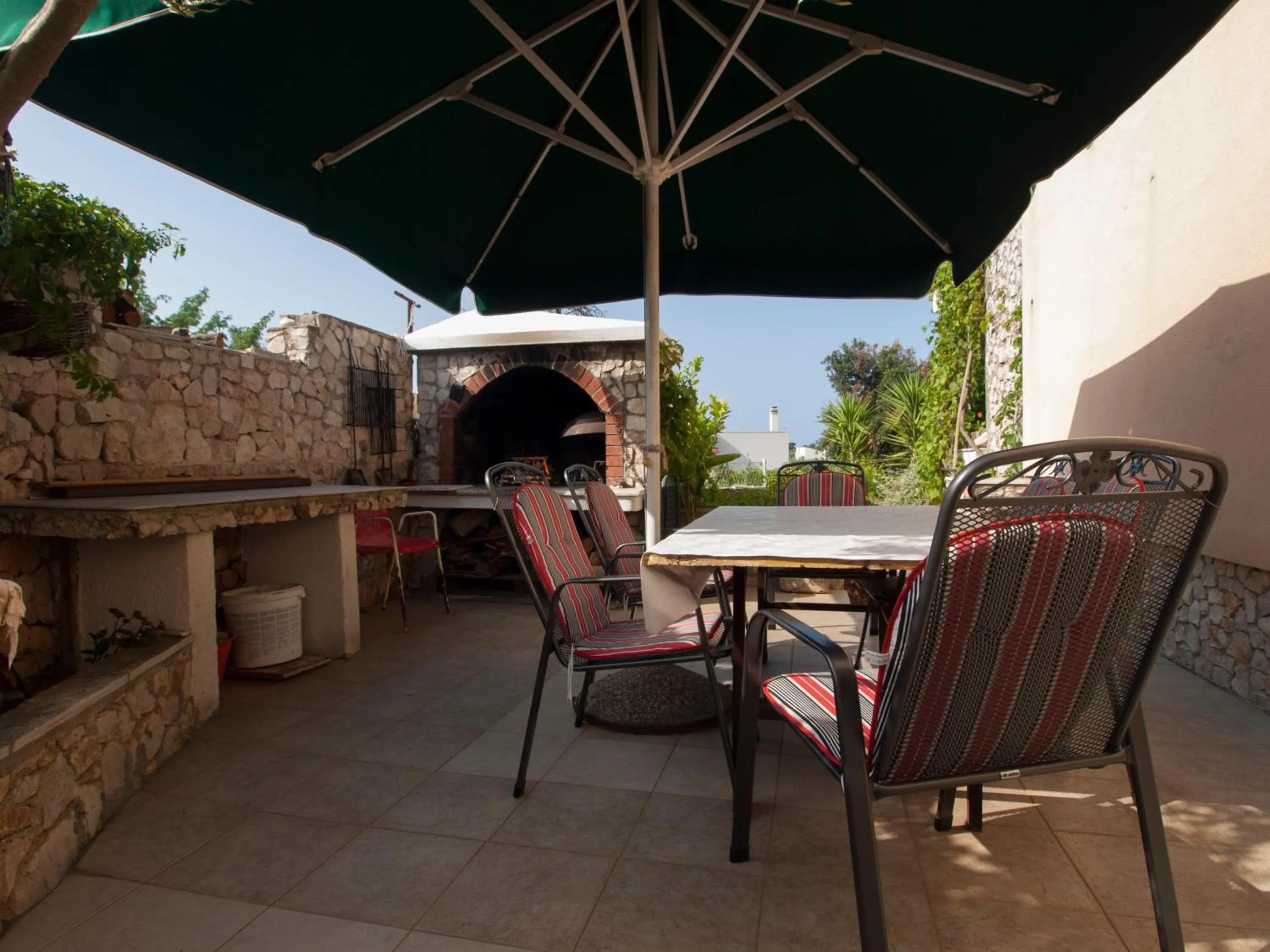 BBQ facilities in Villa Perla